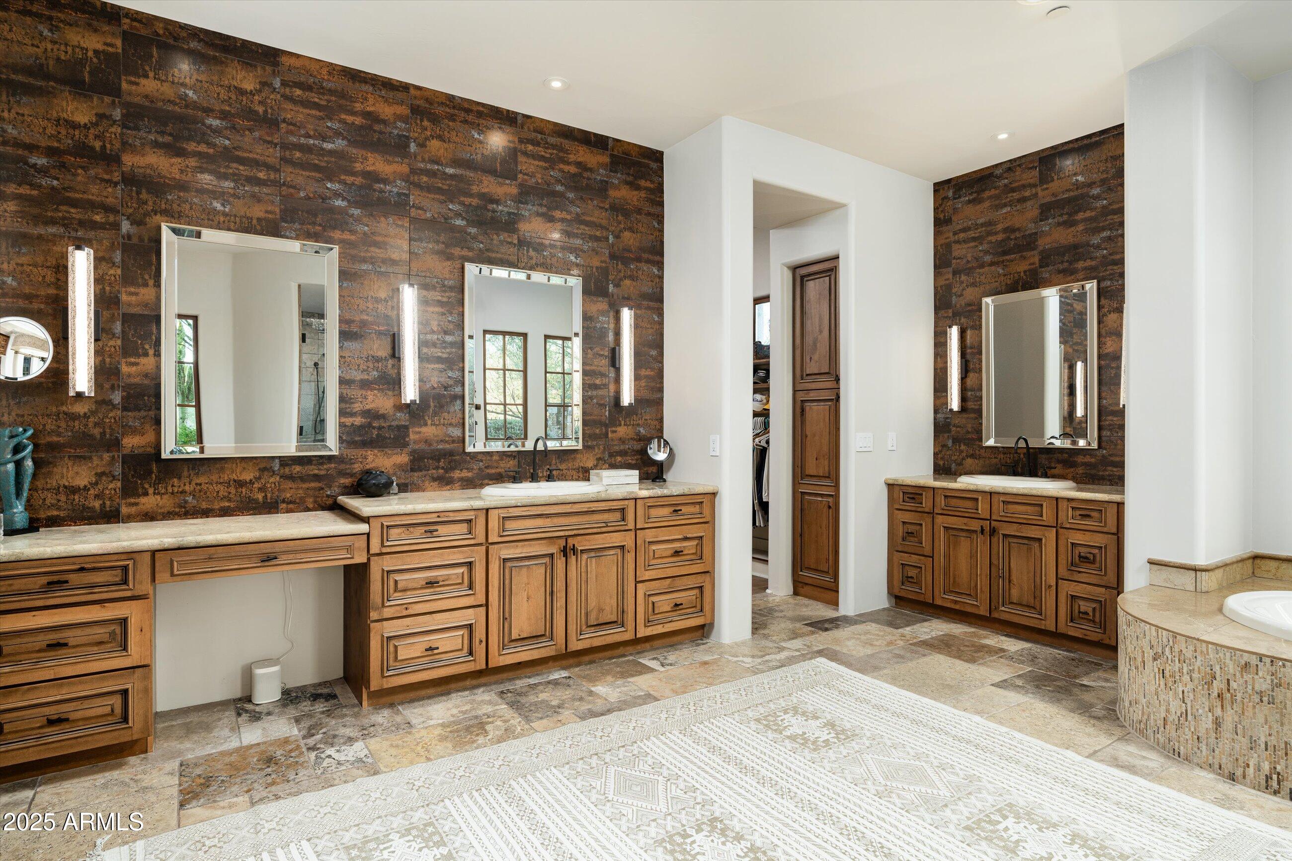 WHISPER ROCK - Residential