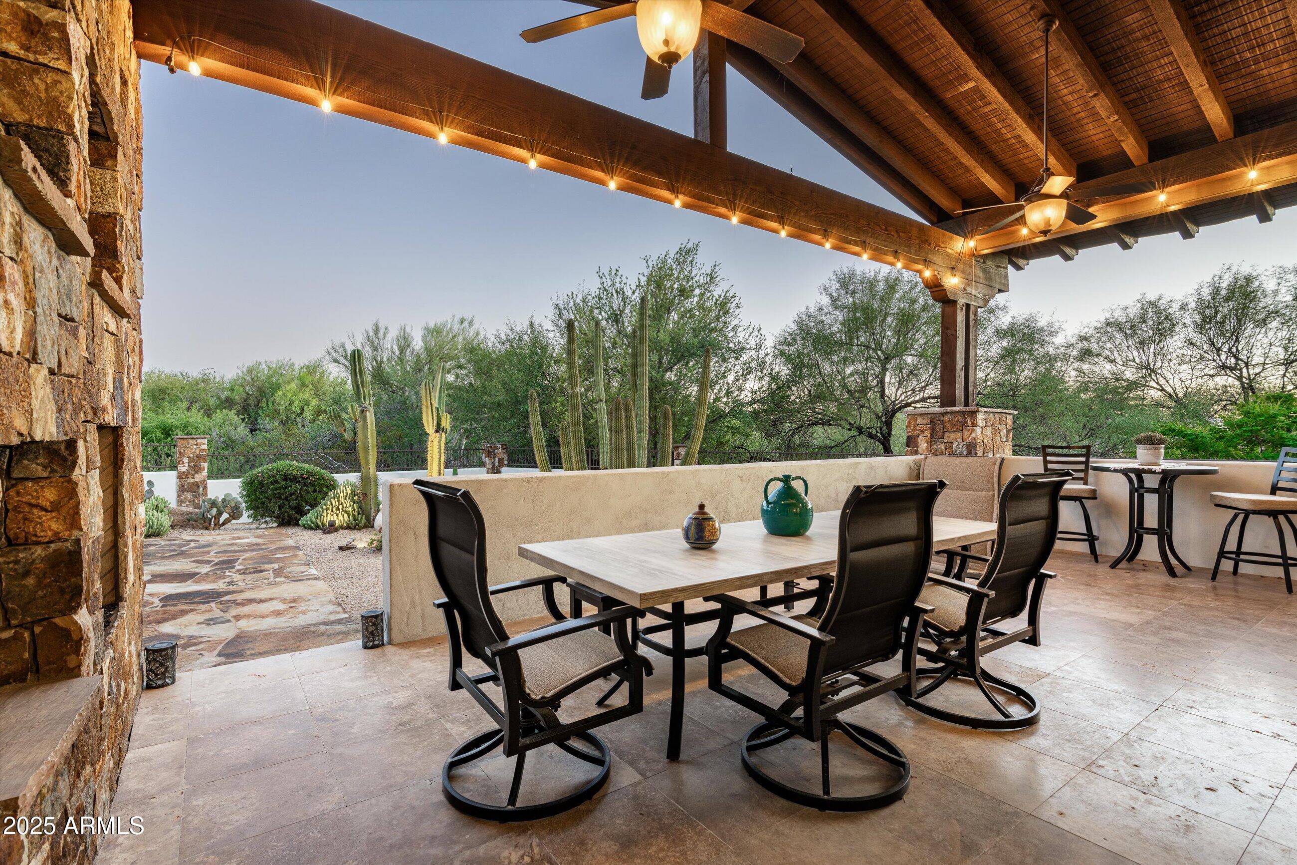 WHISPER ROCK - Residential