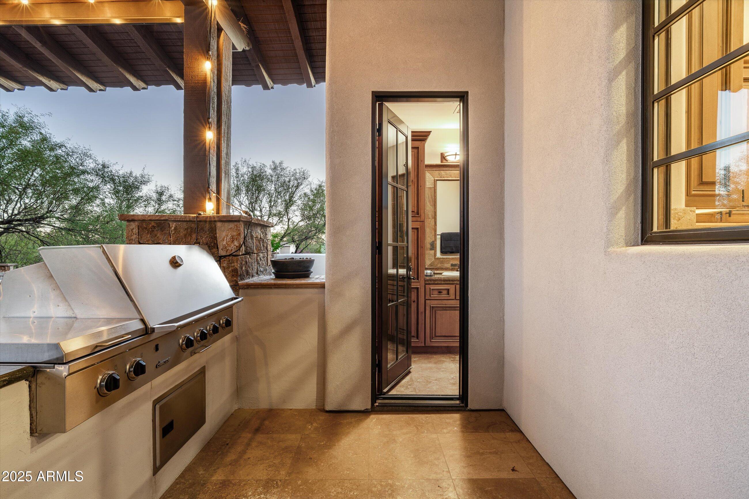 WHISPER ROCK - Residential