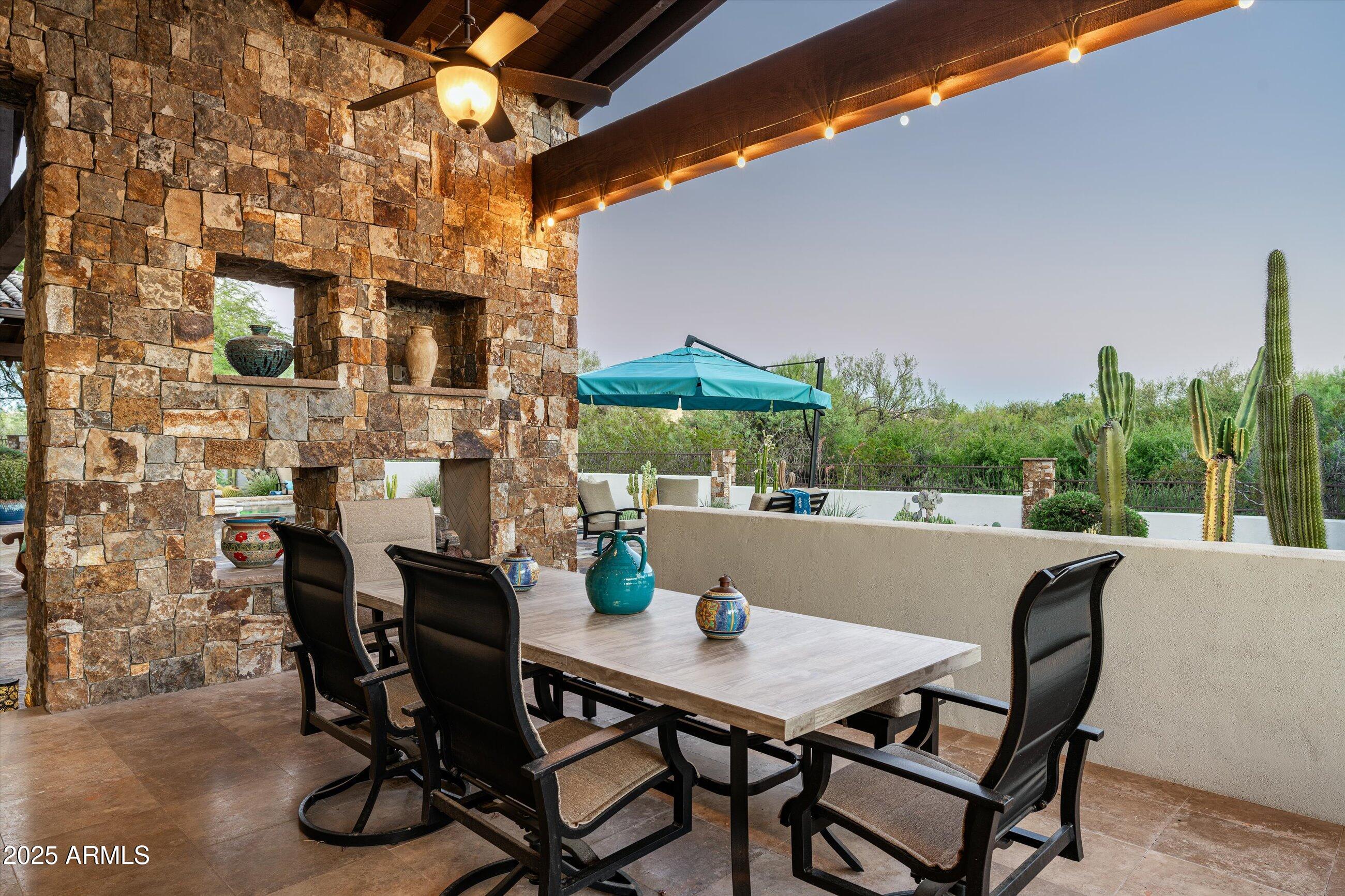 WHISPER ROCK - Residential