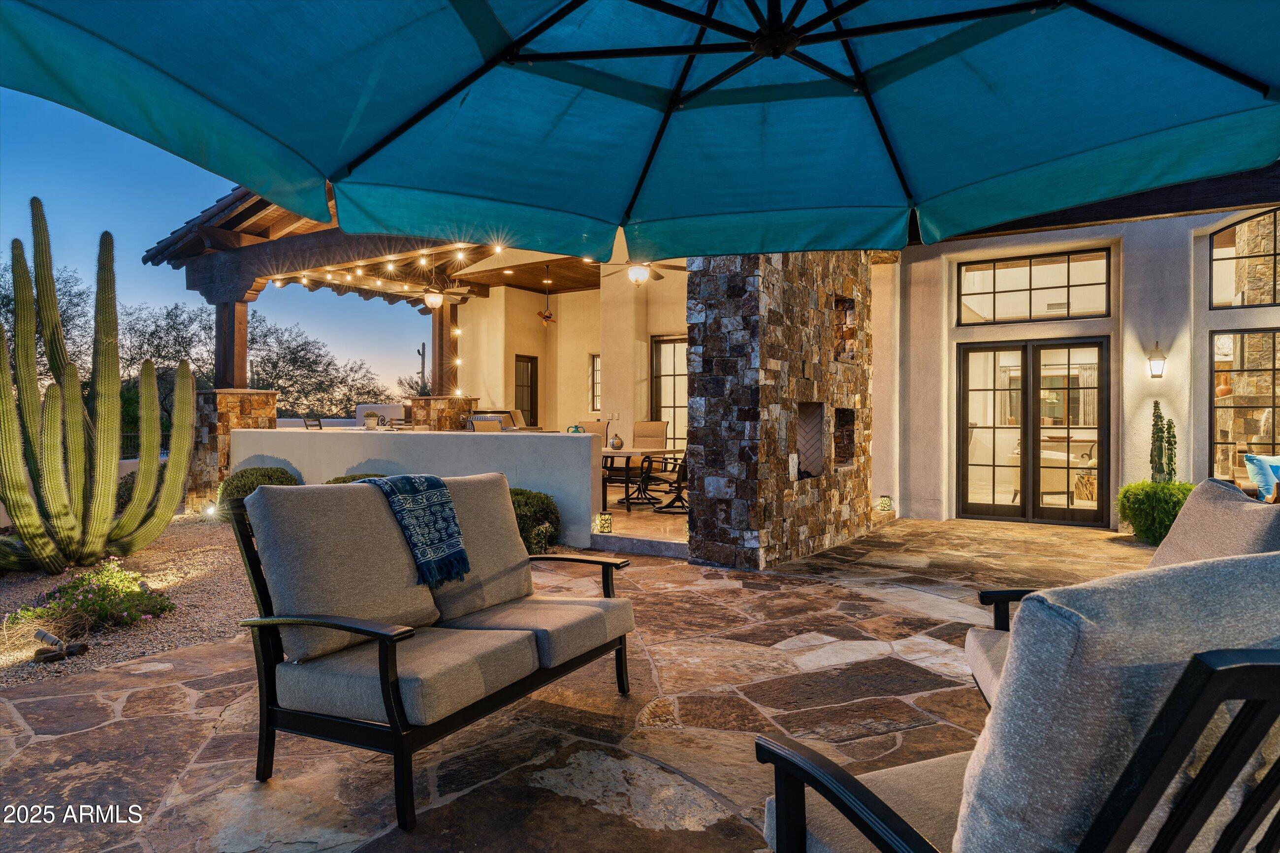 WHISPER ROCK - Residential