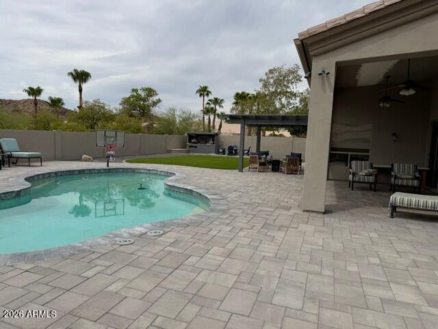 943 E Desert Flower Lane