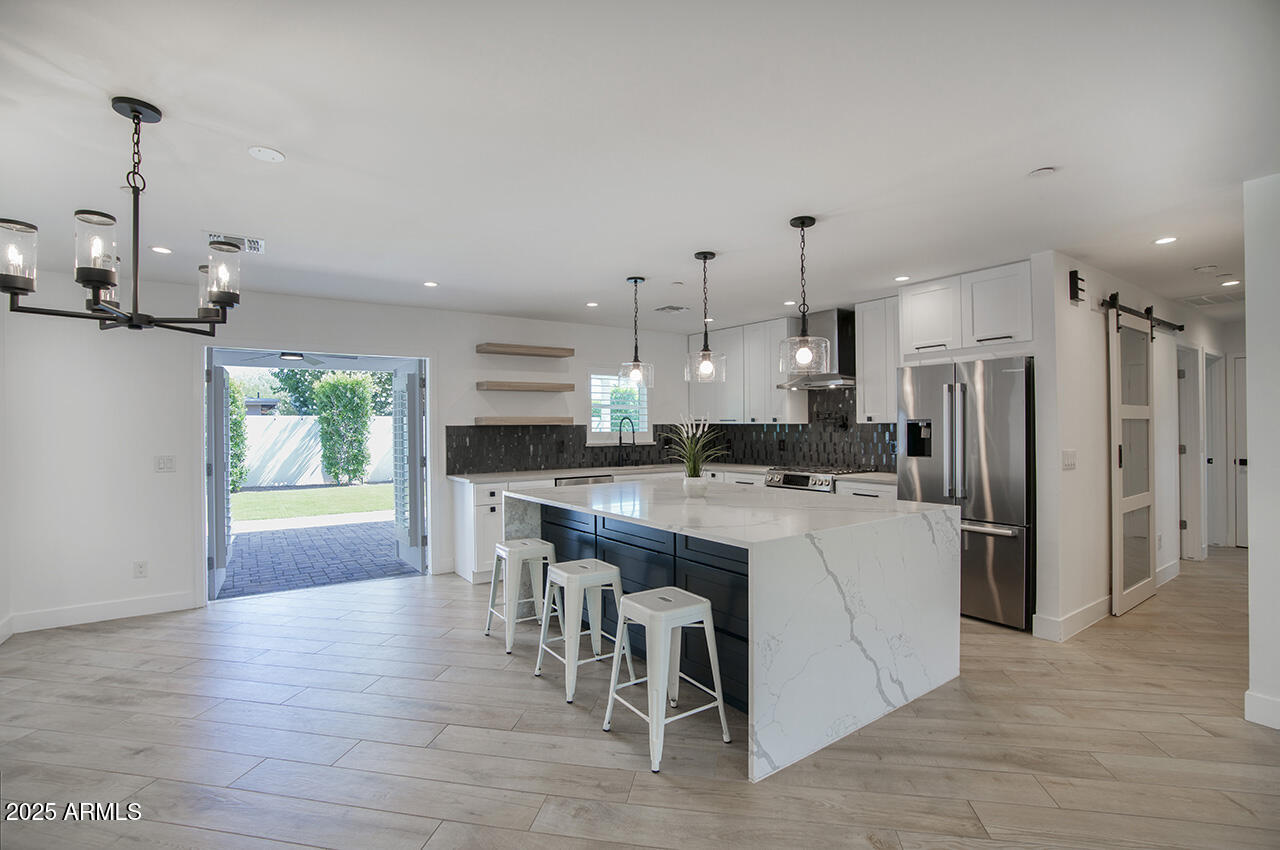 8318 E SELLS Drive