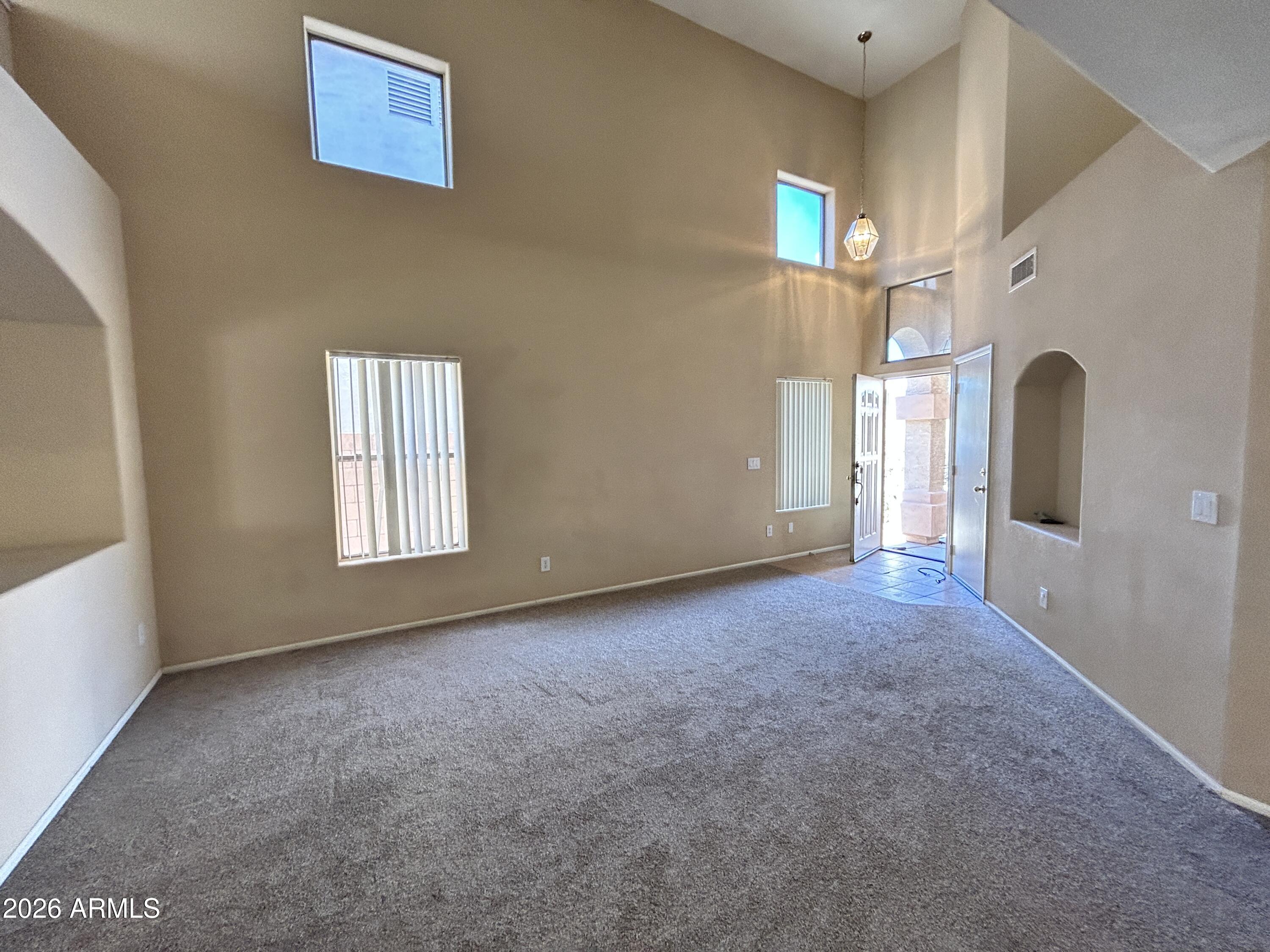 2109 N 109th Avenue