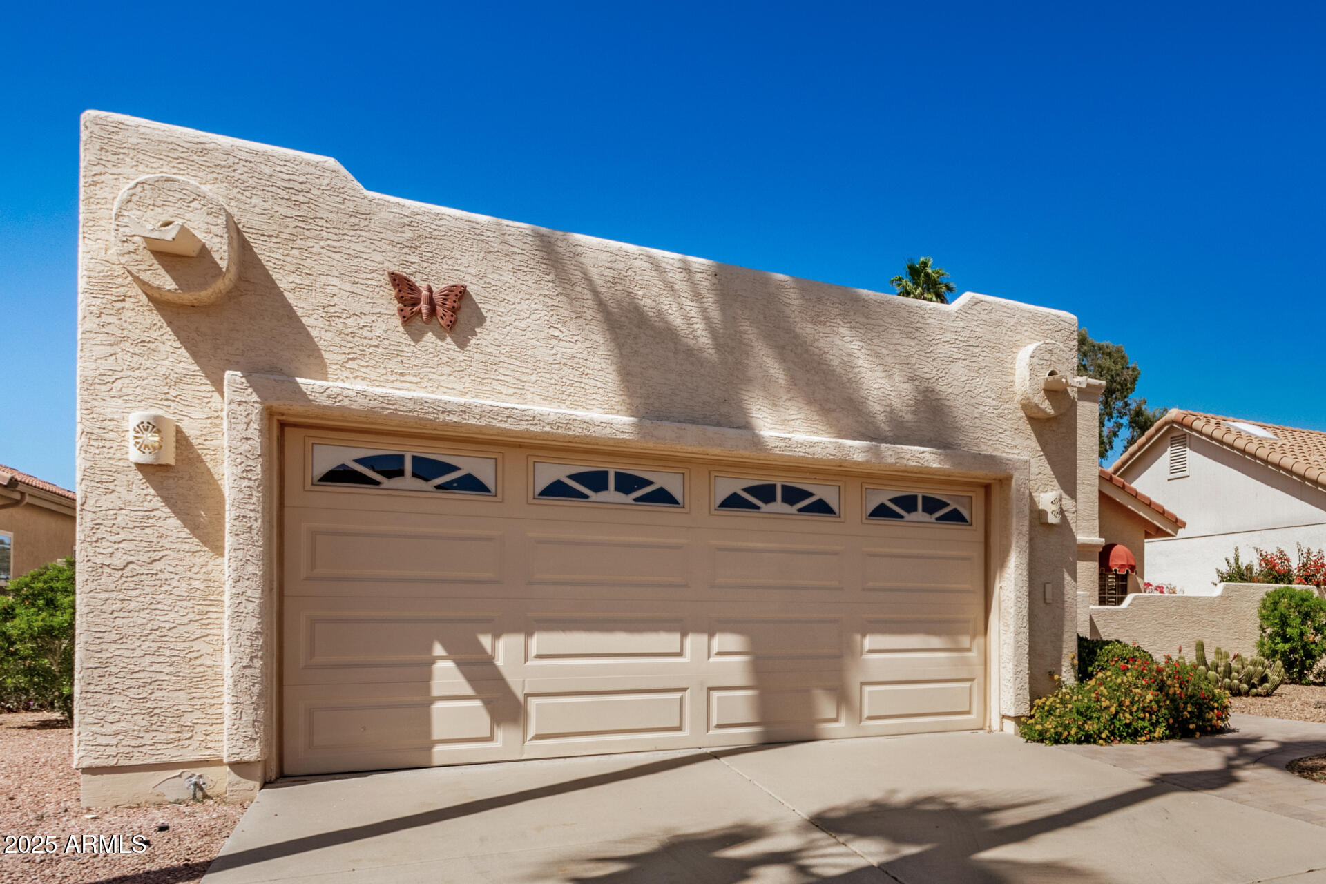 11006 E NAVAJO Drive