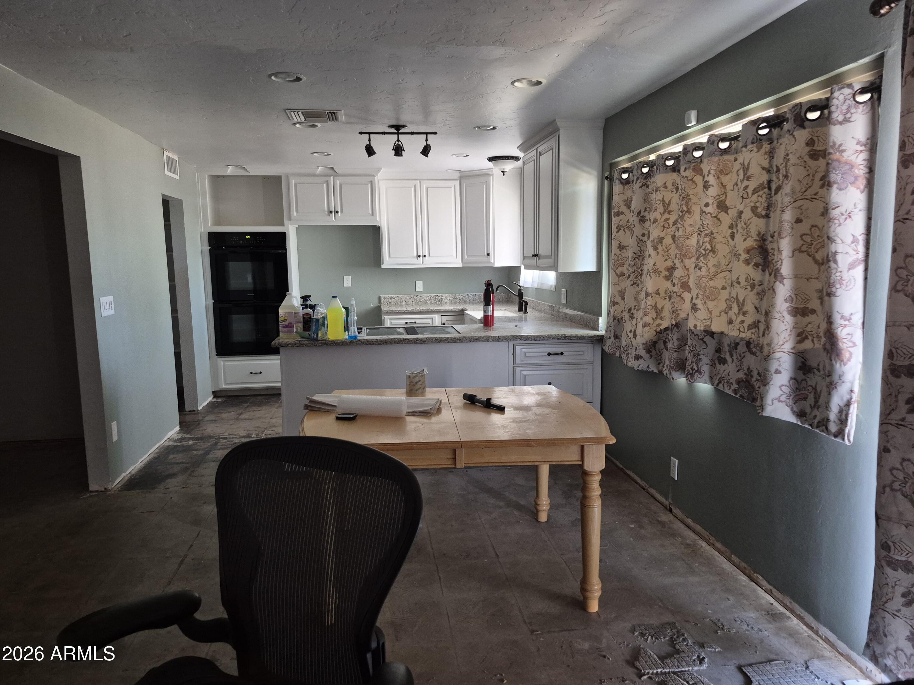 819 N Pioneer --