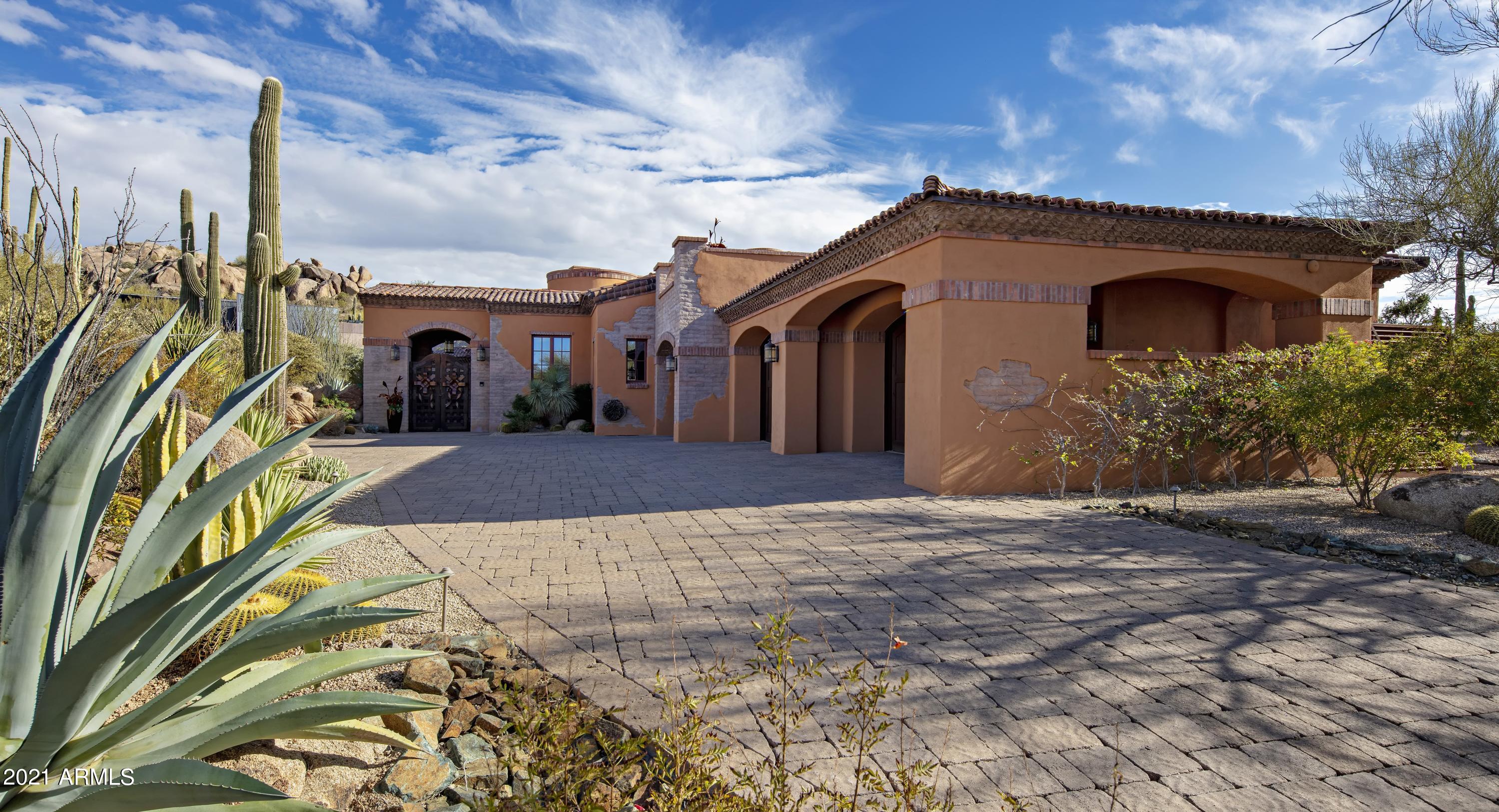 ESTANCIA - Residential