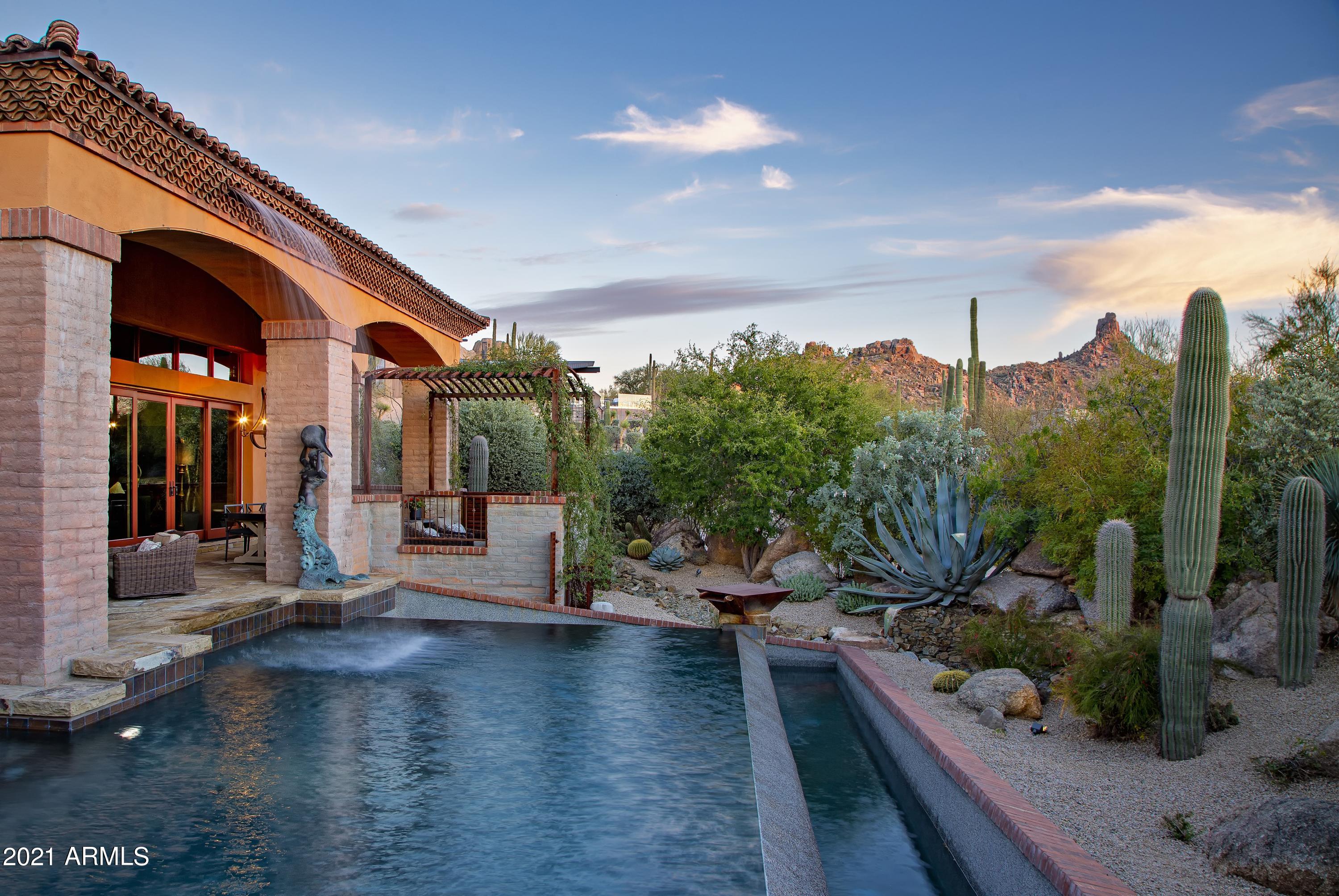 ESTANCIA - Residential