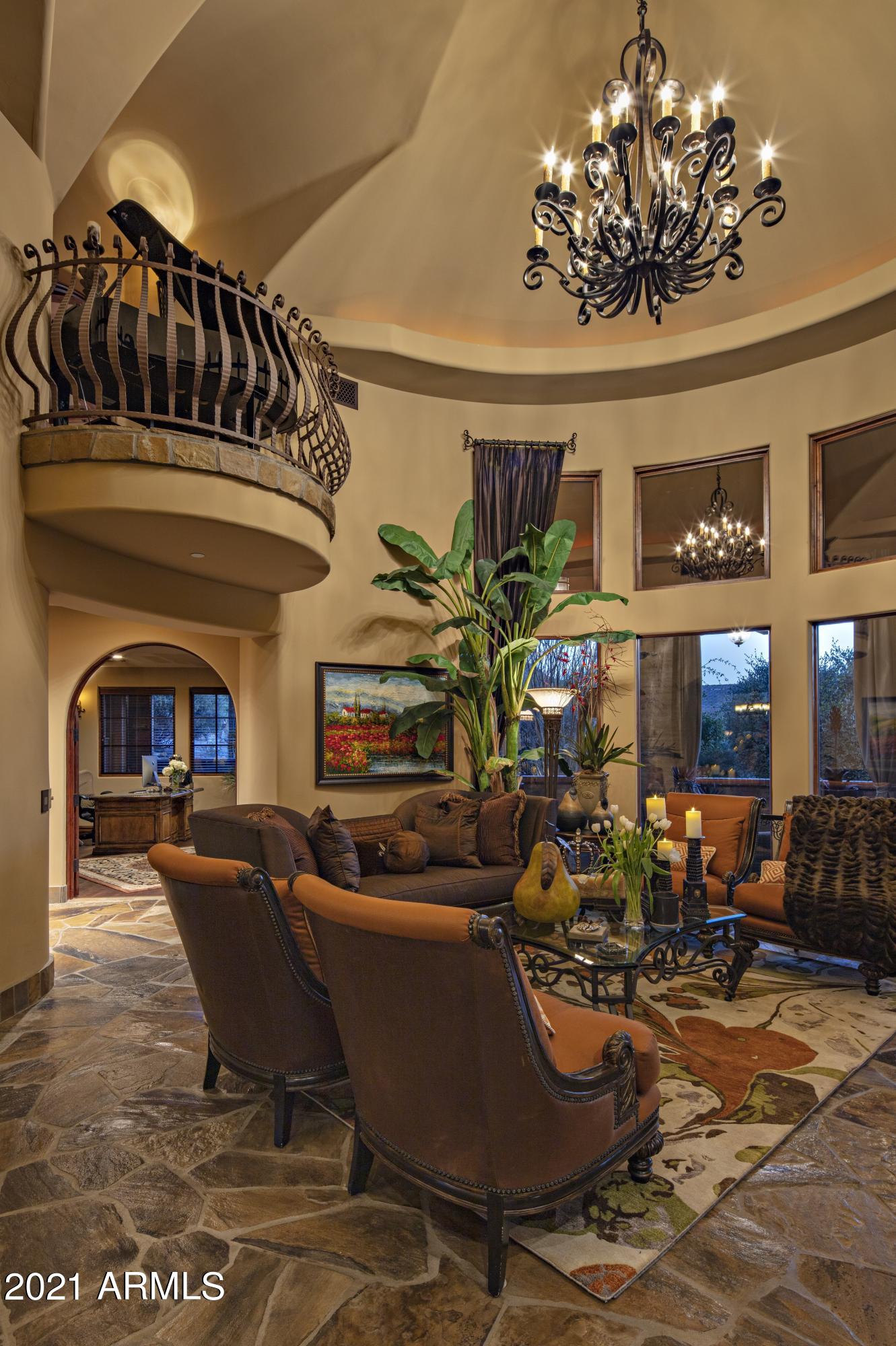 ESTANCIA - Residential