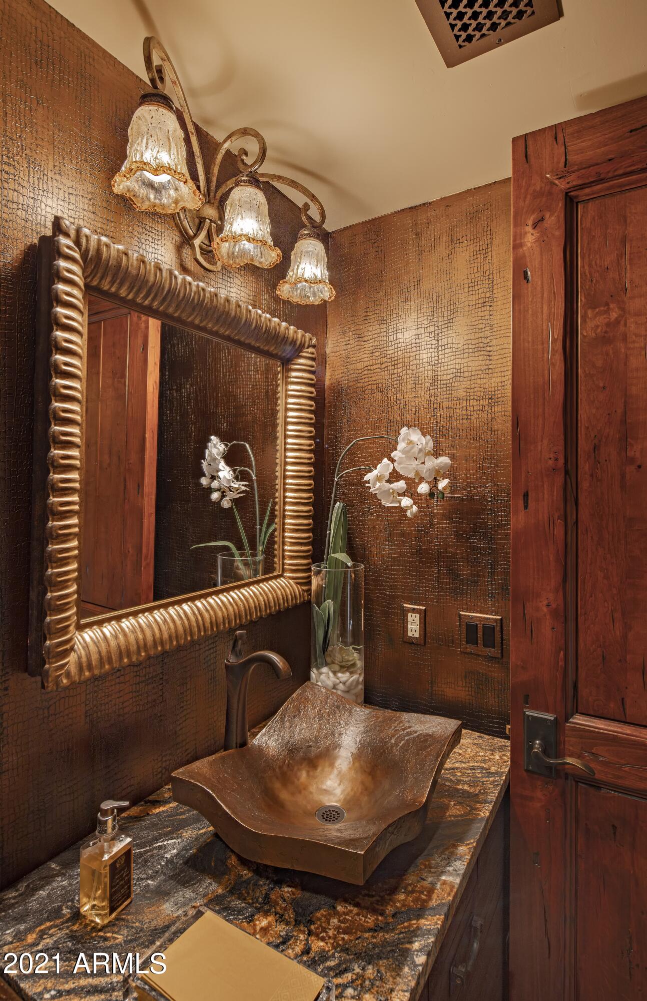 ESTANCIA - Residential