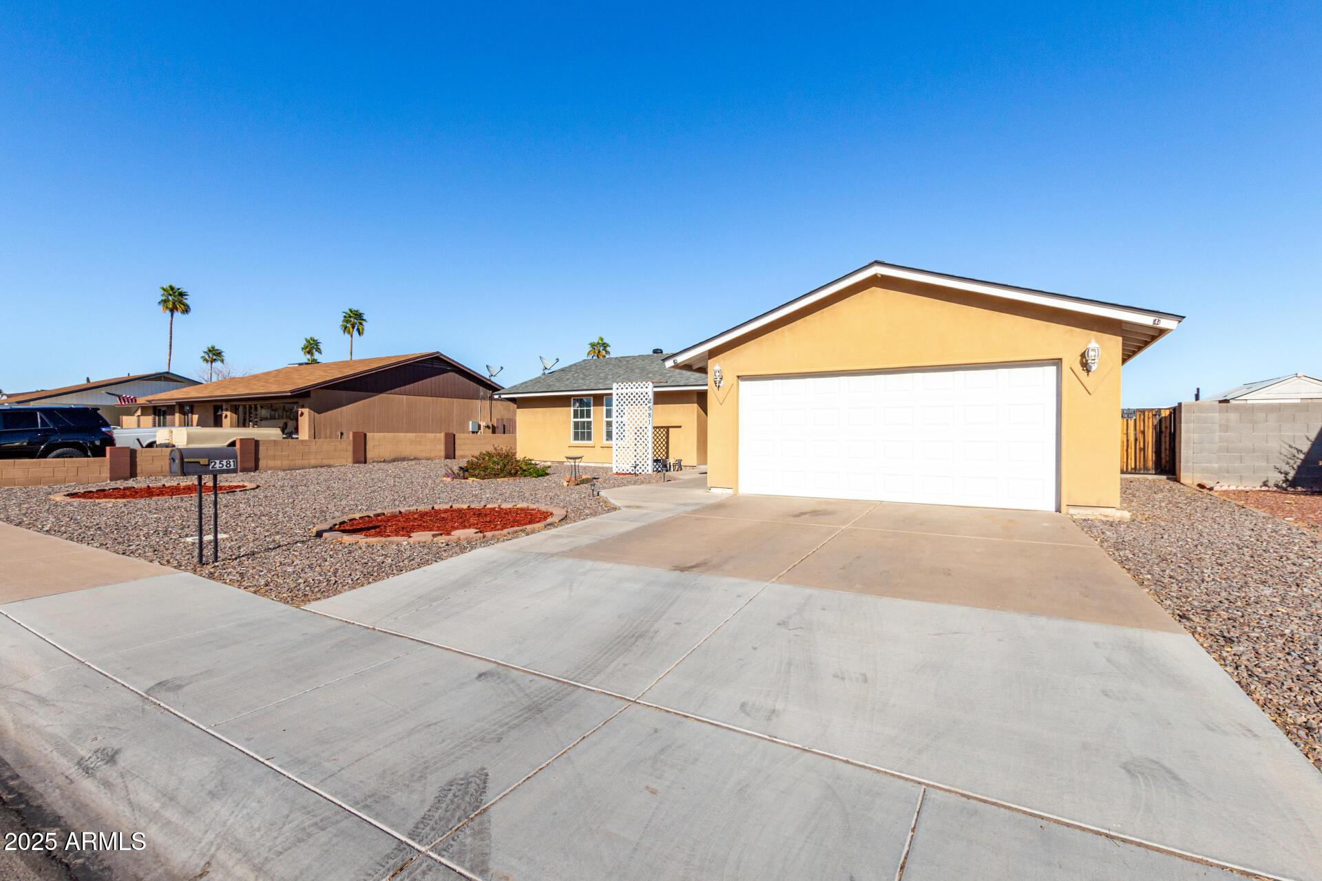 2581 E COMMONWEALTH Circle