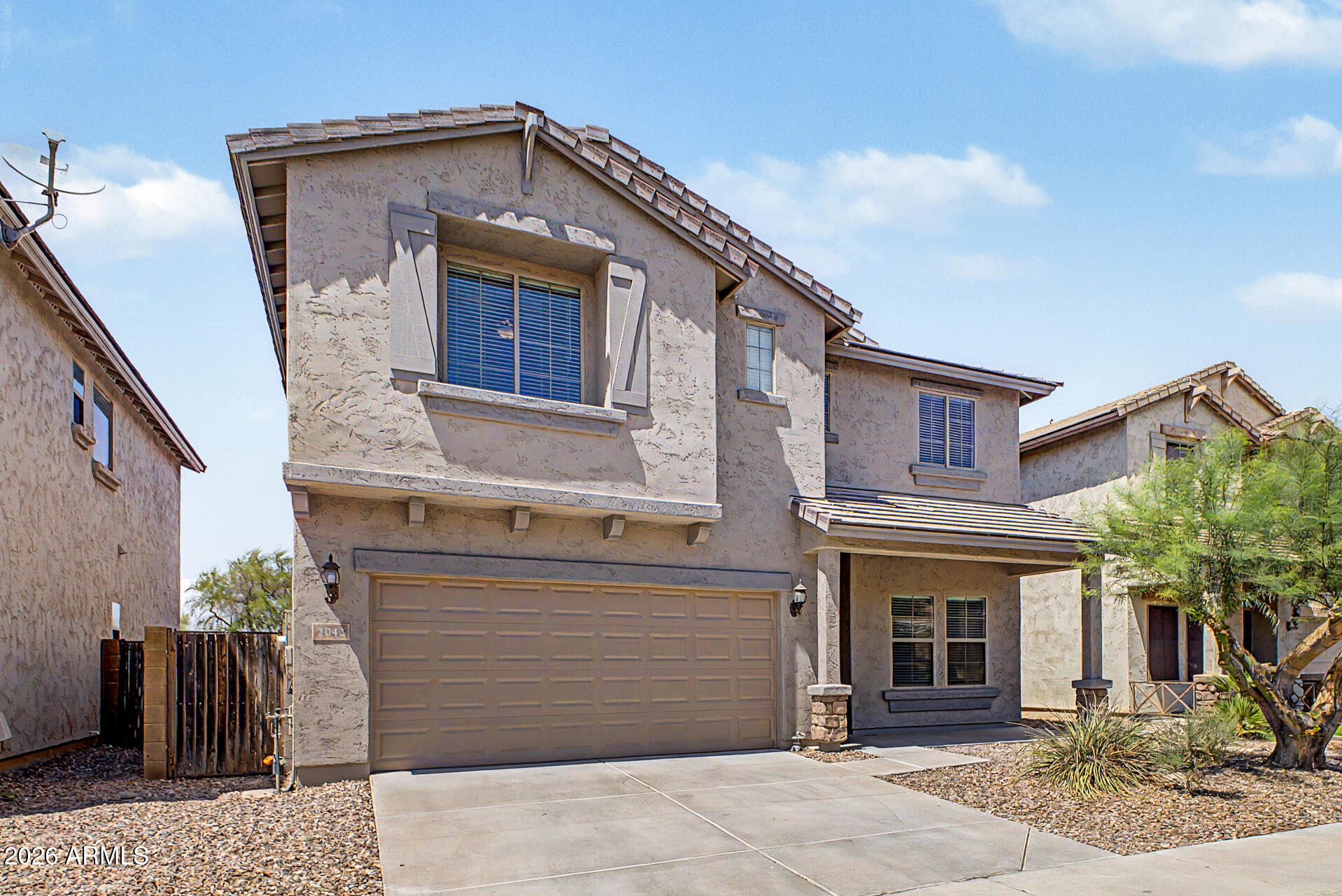 2042 W DAVIS Road