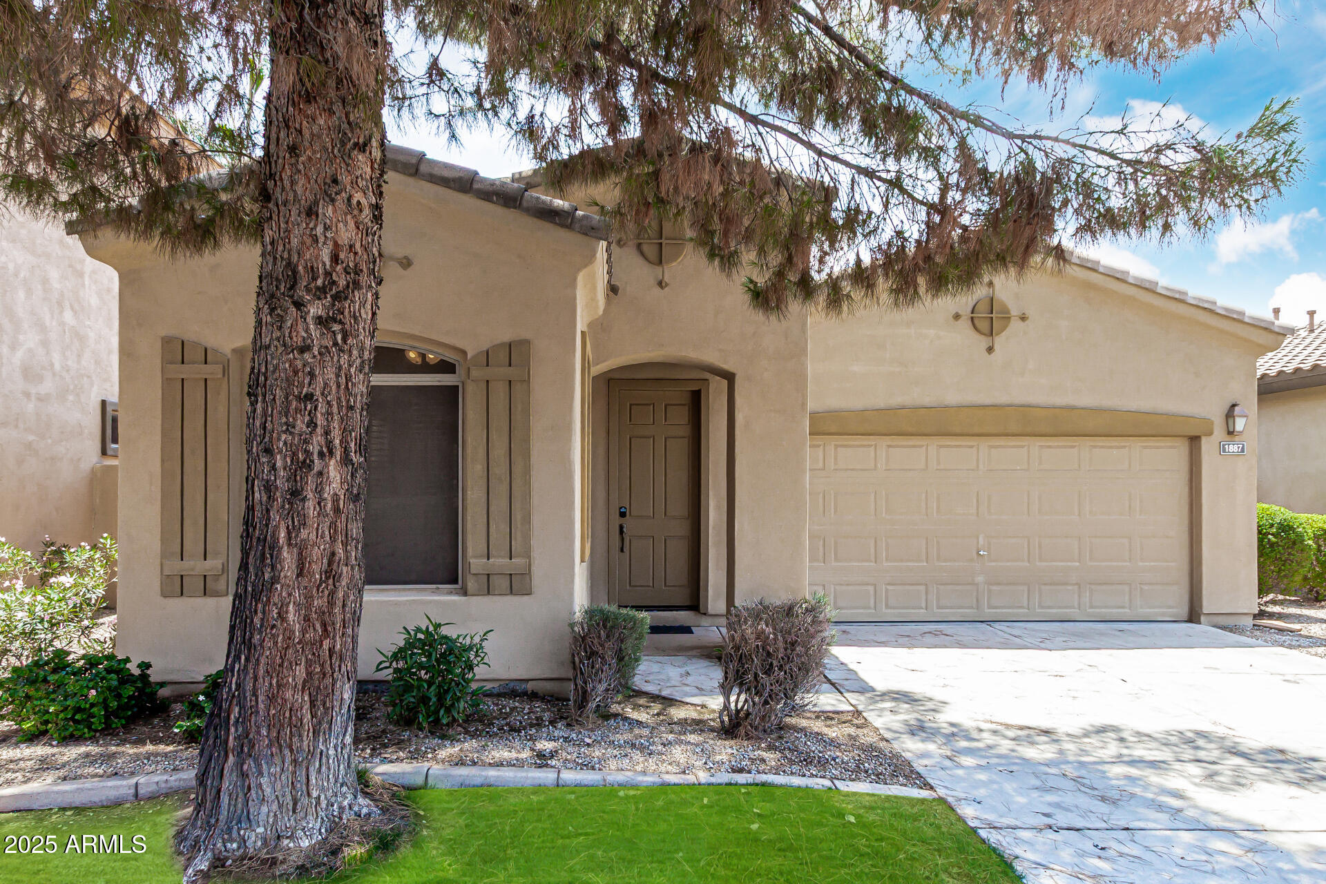 1887 W PERIWINKLE Way