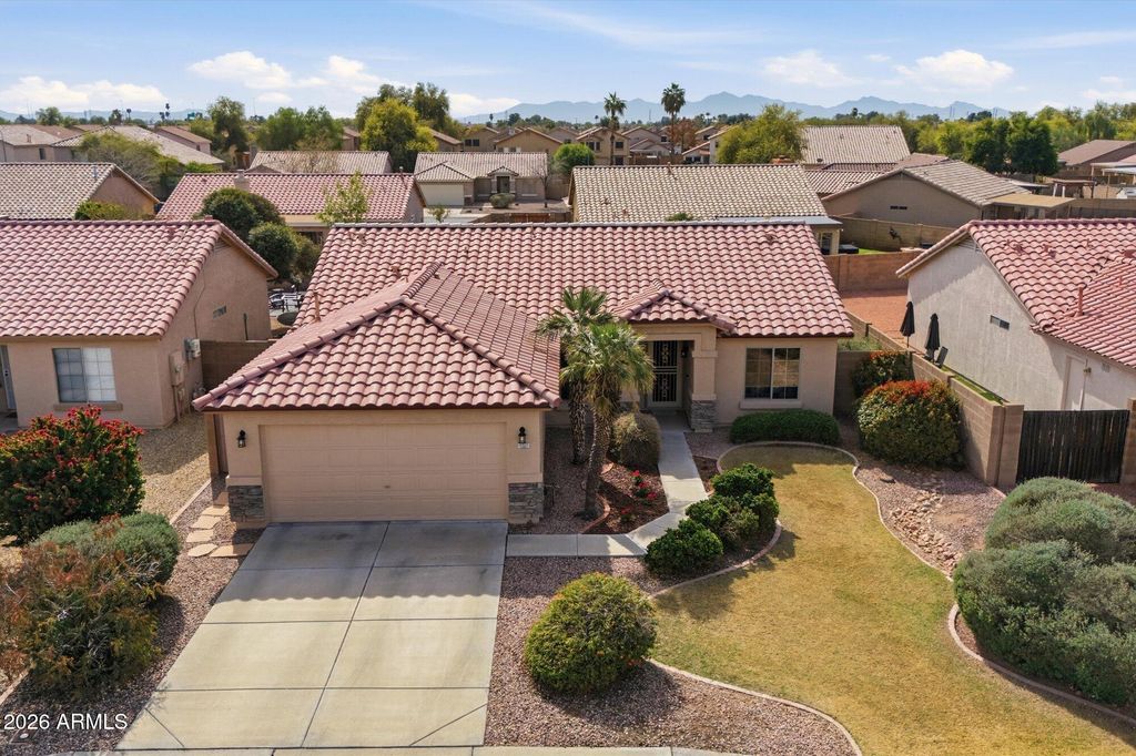 Photo of 9327 W Mountain View Road, Peoria, AZ 85345 (MLS # 6990568)