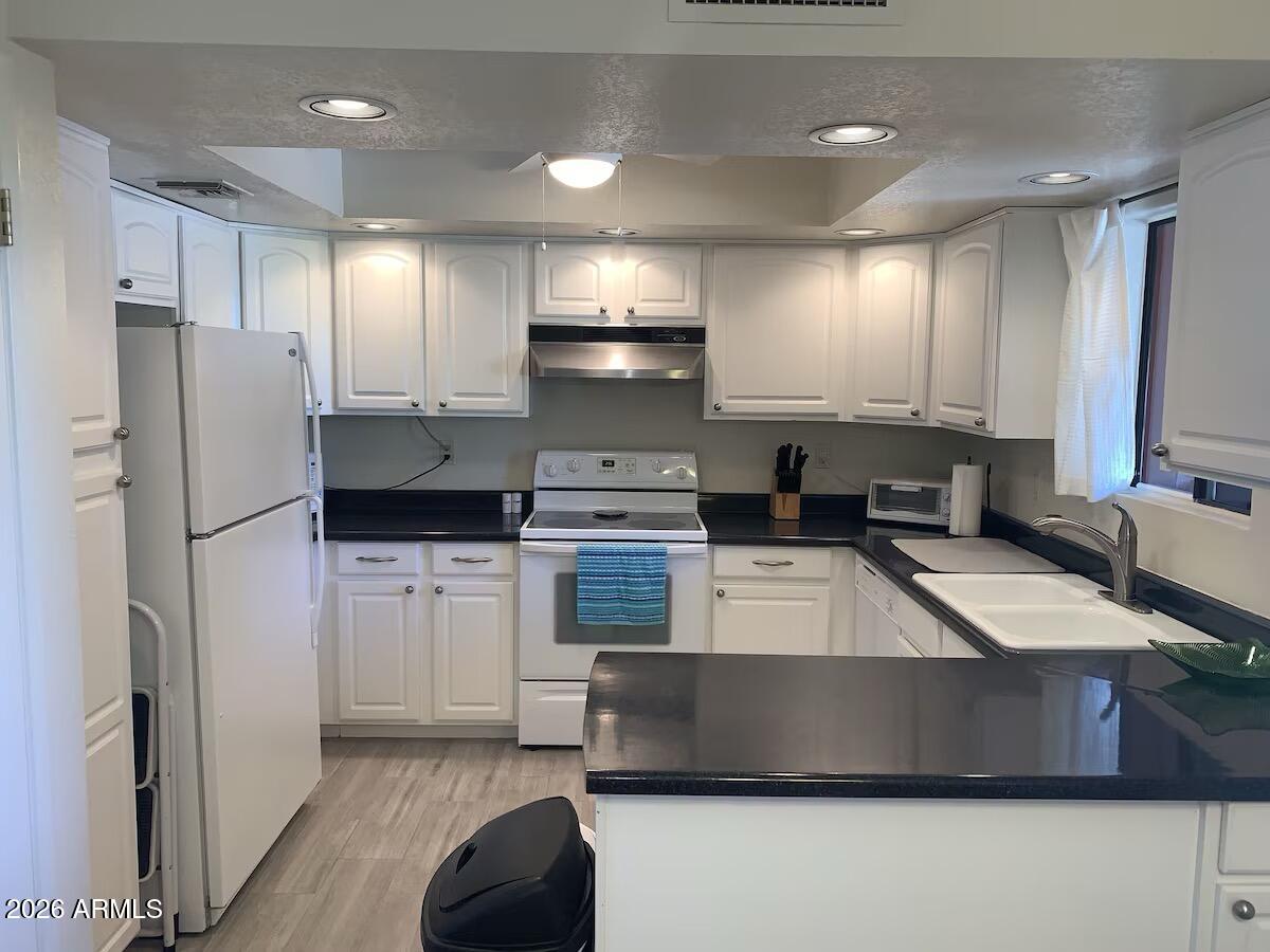 12222 N PARADISE VILLAGE Parkway S 235