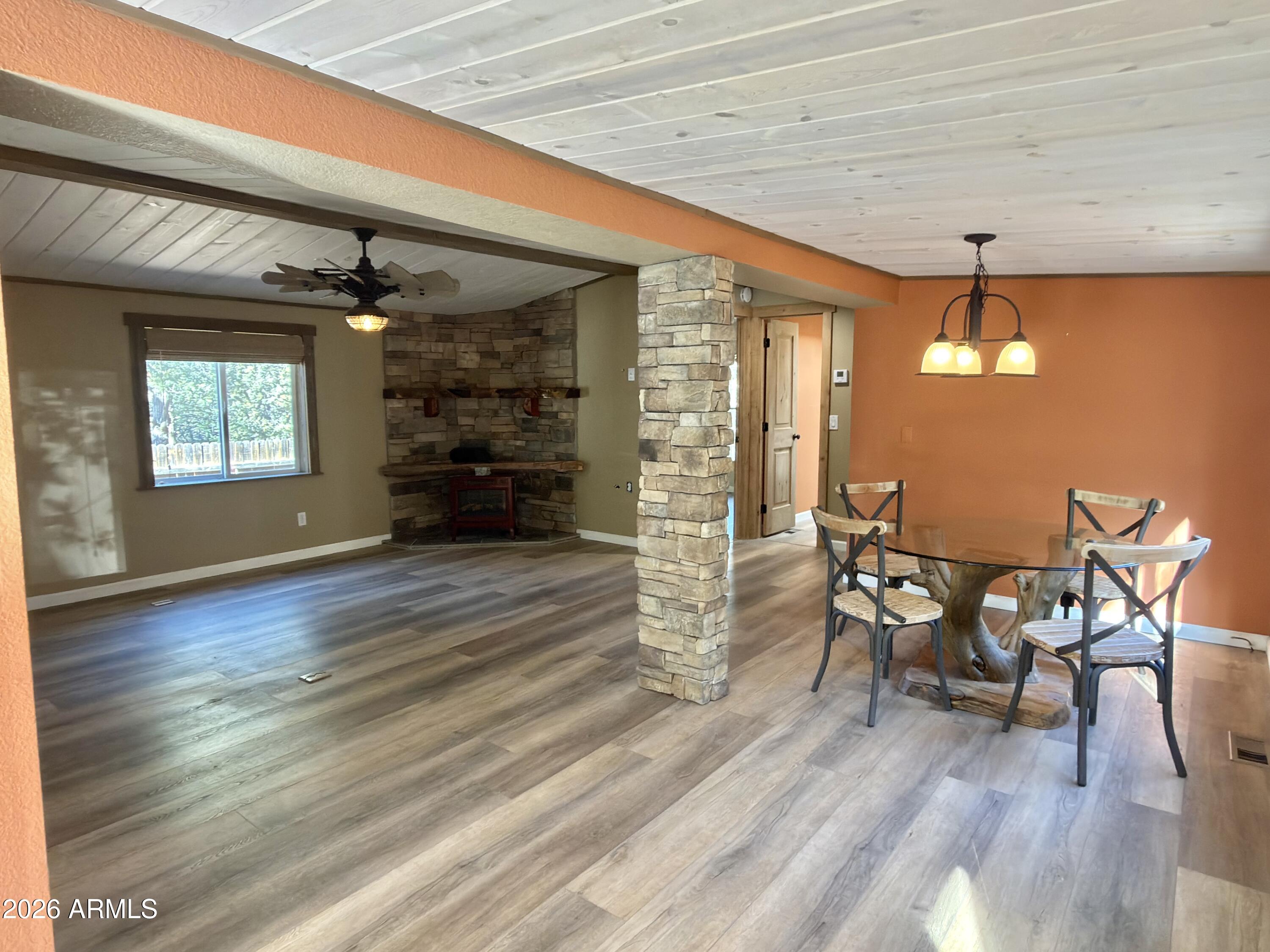 1106 N William Tell Circle