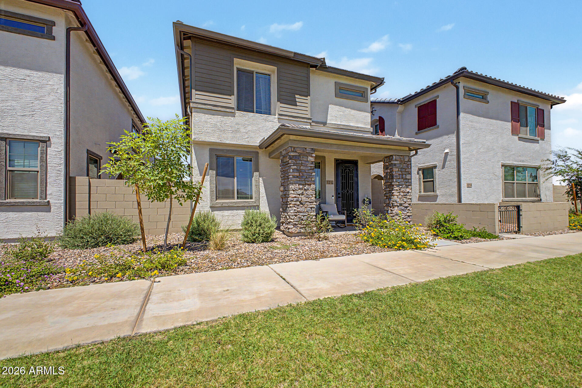 1212 W SPARROW Drive 1212 W