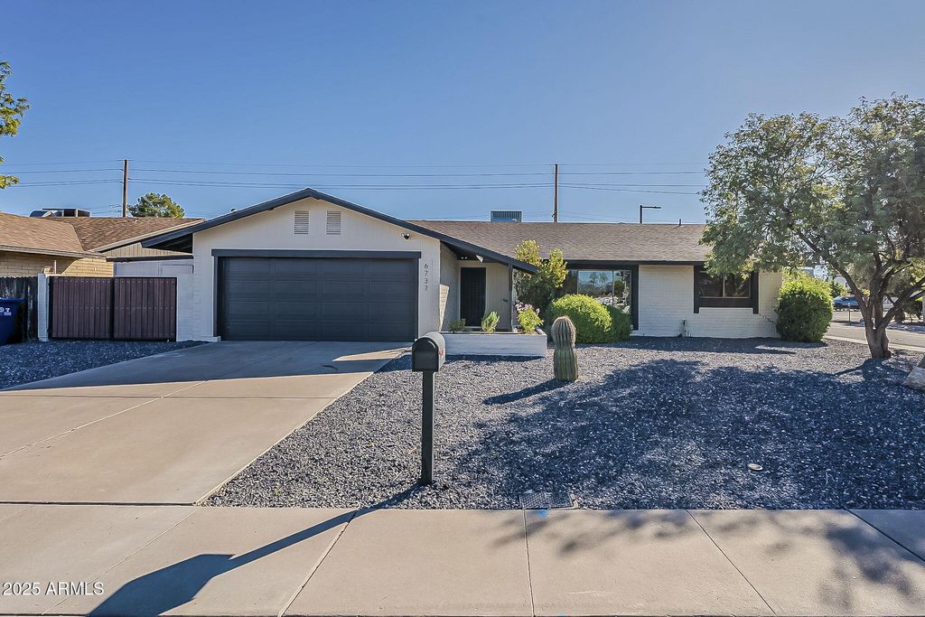 Photo of 6737 S Palm Drive, Tempe, AZ 85283 (MLS # 6934552)