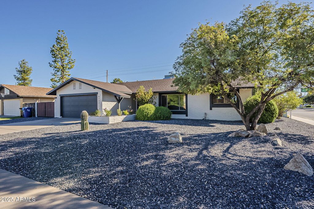 Photo of 6737 S Palm Drive, Tempe, AZ 85283 (MLS # 6934552)