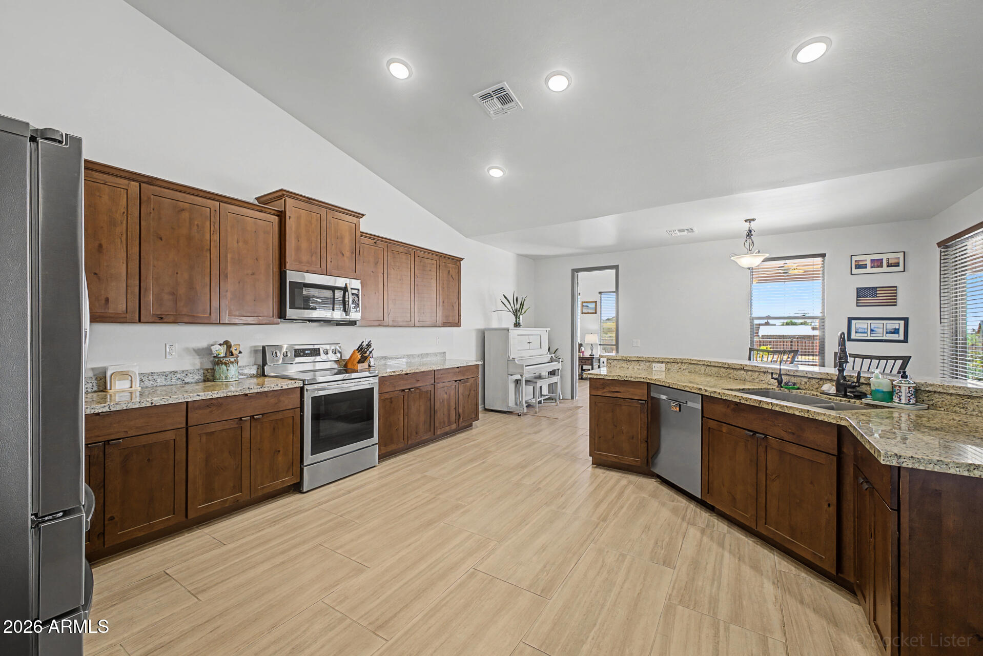 S25 T1N R8E - Residential