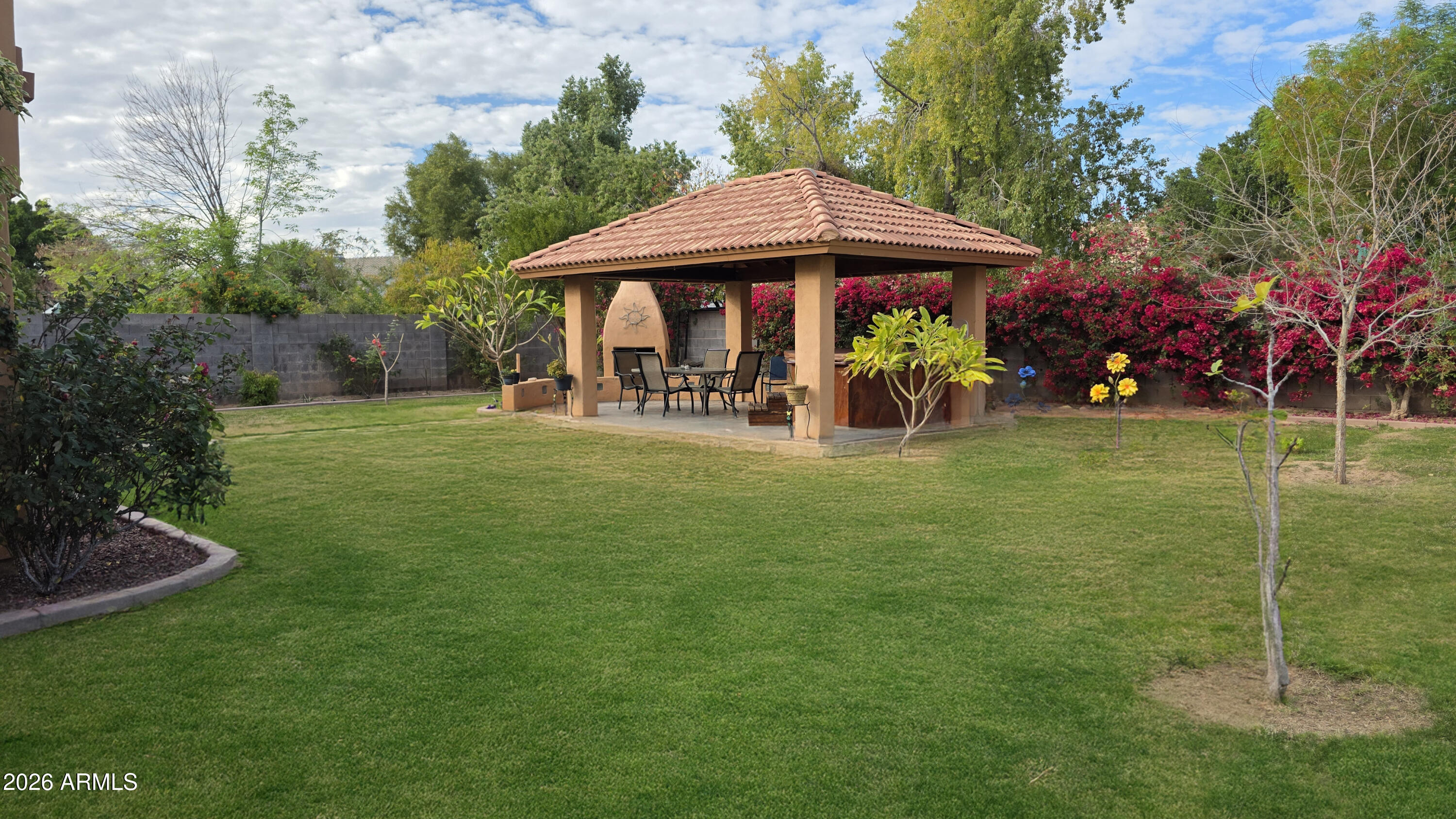 2302 E Northridge Street