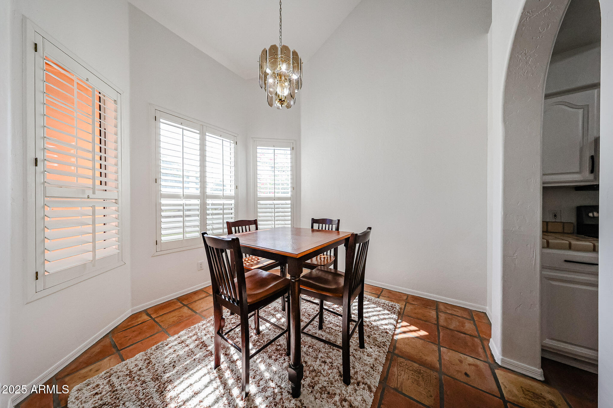 2302 E Northridge Street