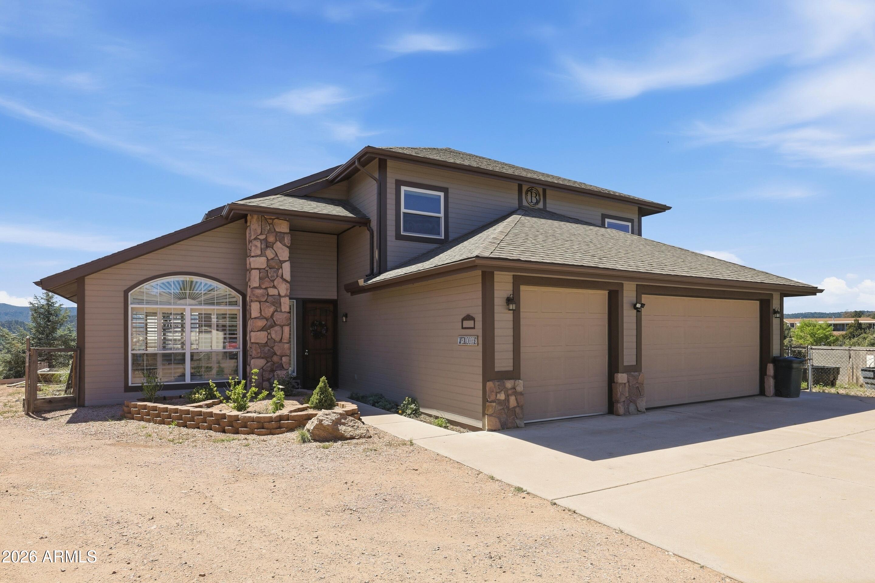 142 E LARIAT Drive