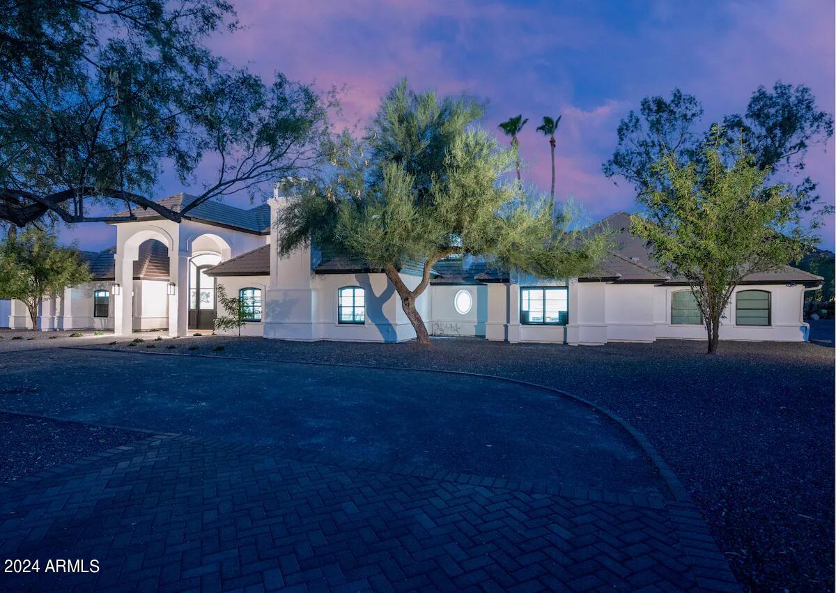 5601 E CABALLO Drive