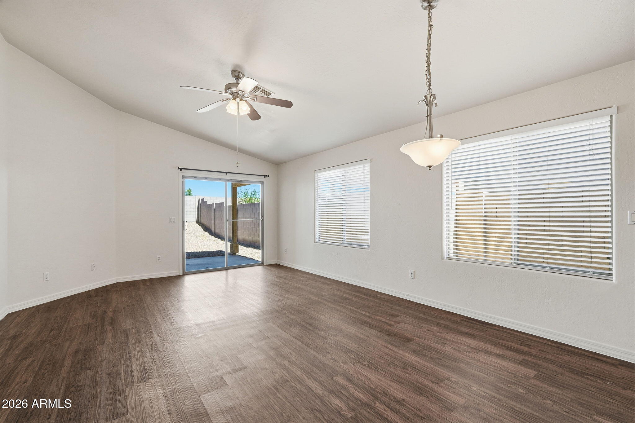 25056 W ILLINI Street