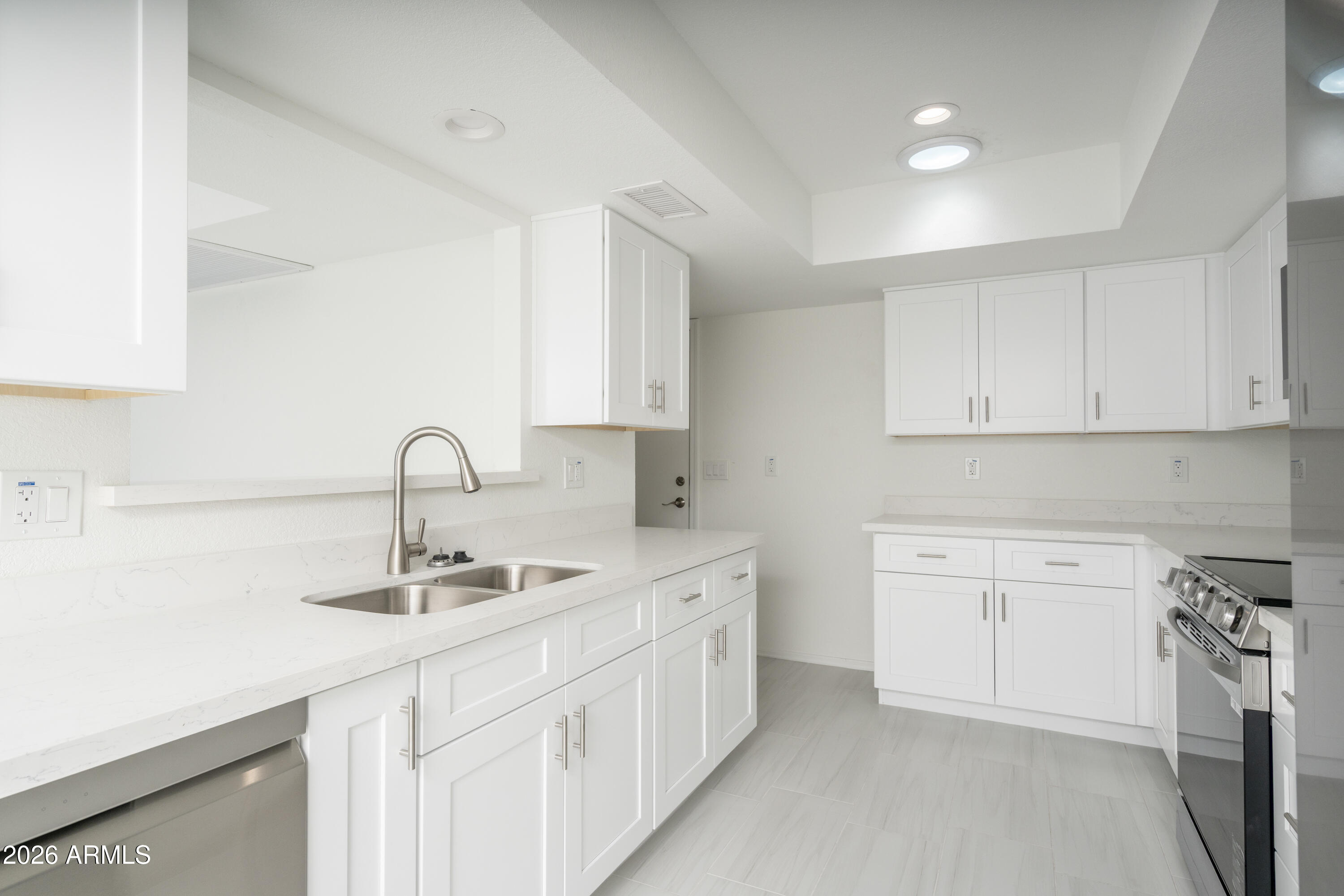 7986 E Vía Del Desierto --