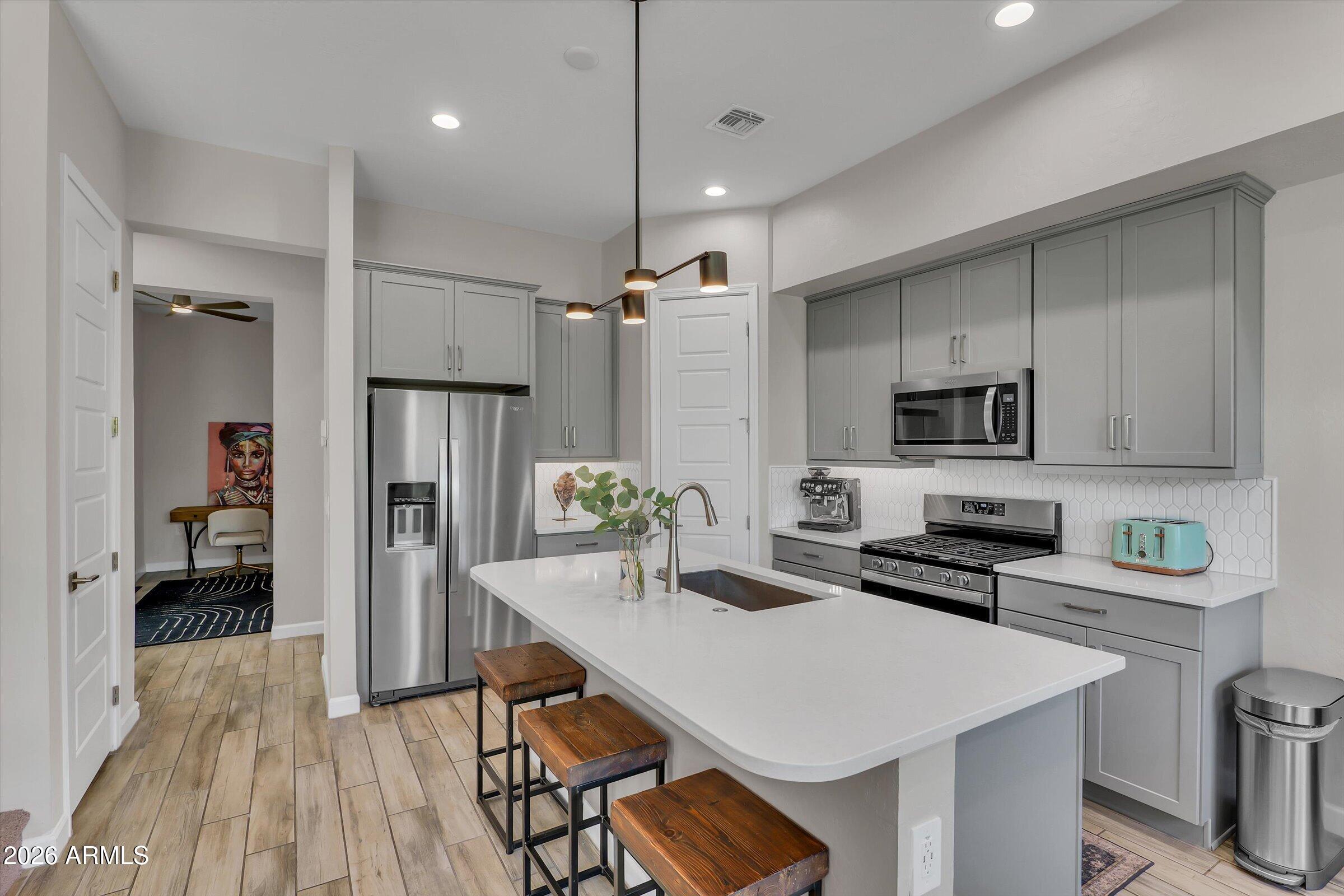 5057 E WOODRIDGE Drive