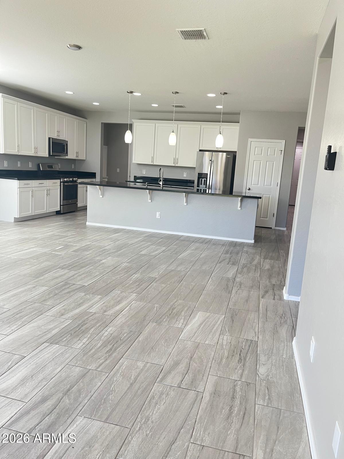 8503 W PEPPERTREE Lane
