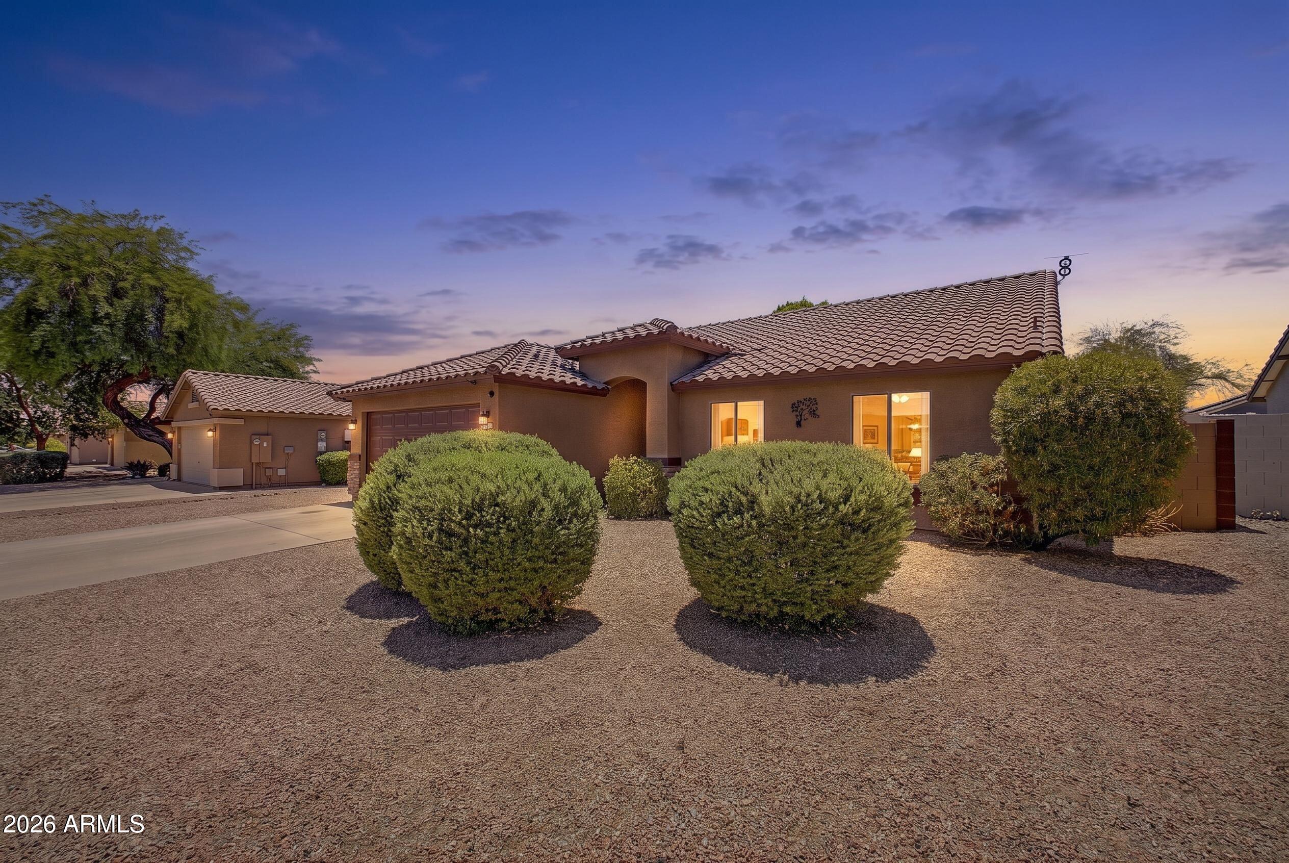 1044 S VEGAS --