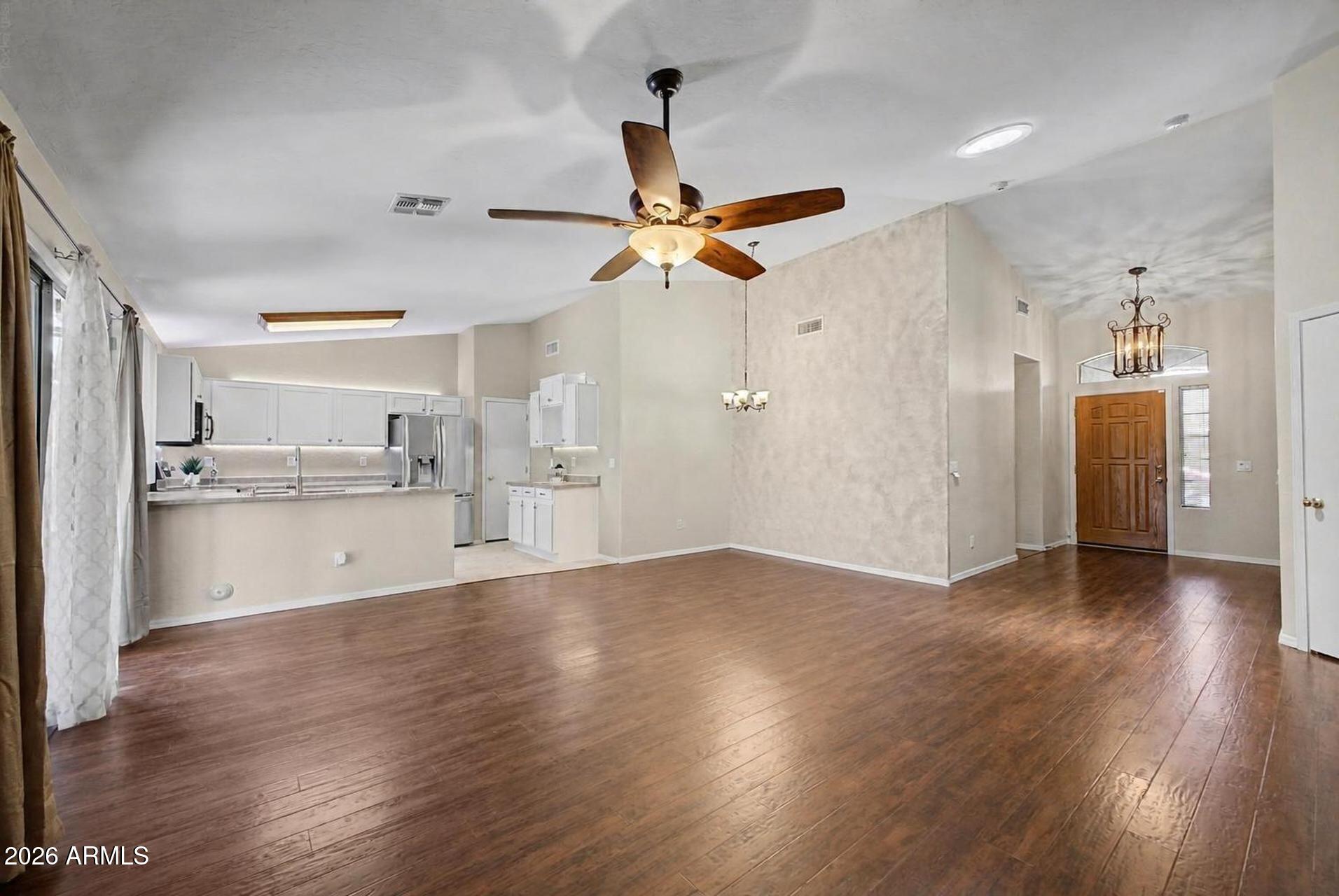 1044 S VEGAS --