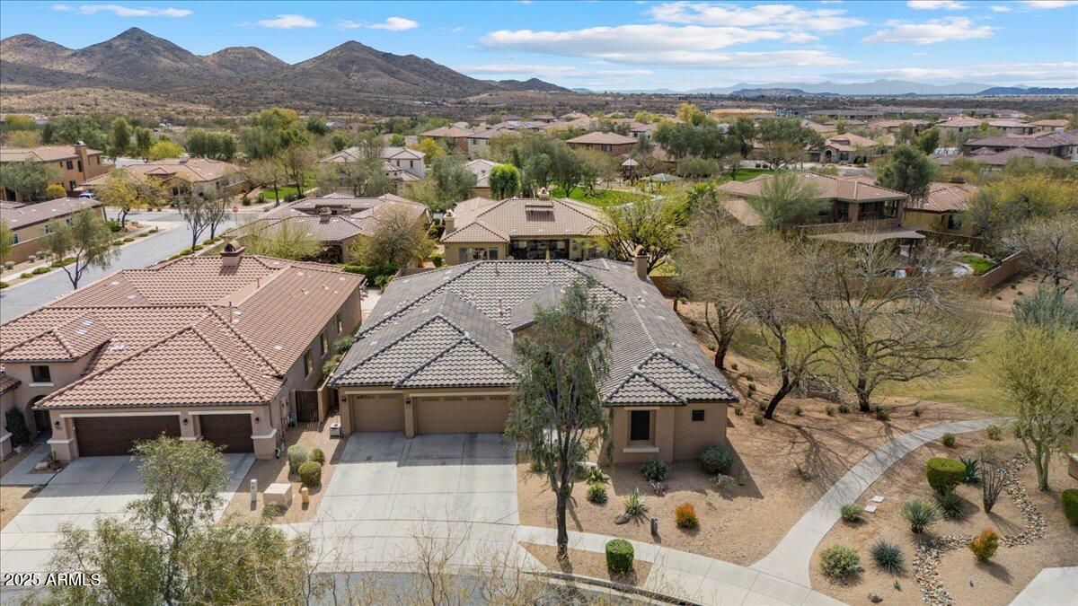 2025 W CALLE DEL SOL --