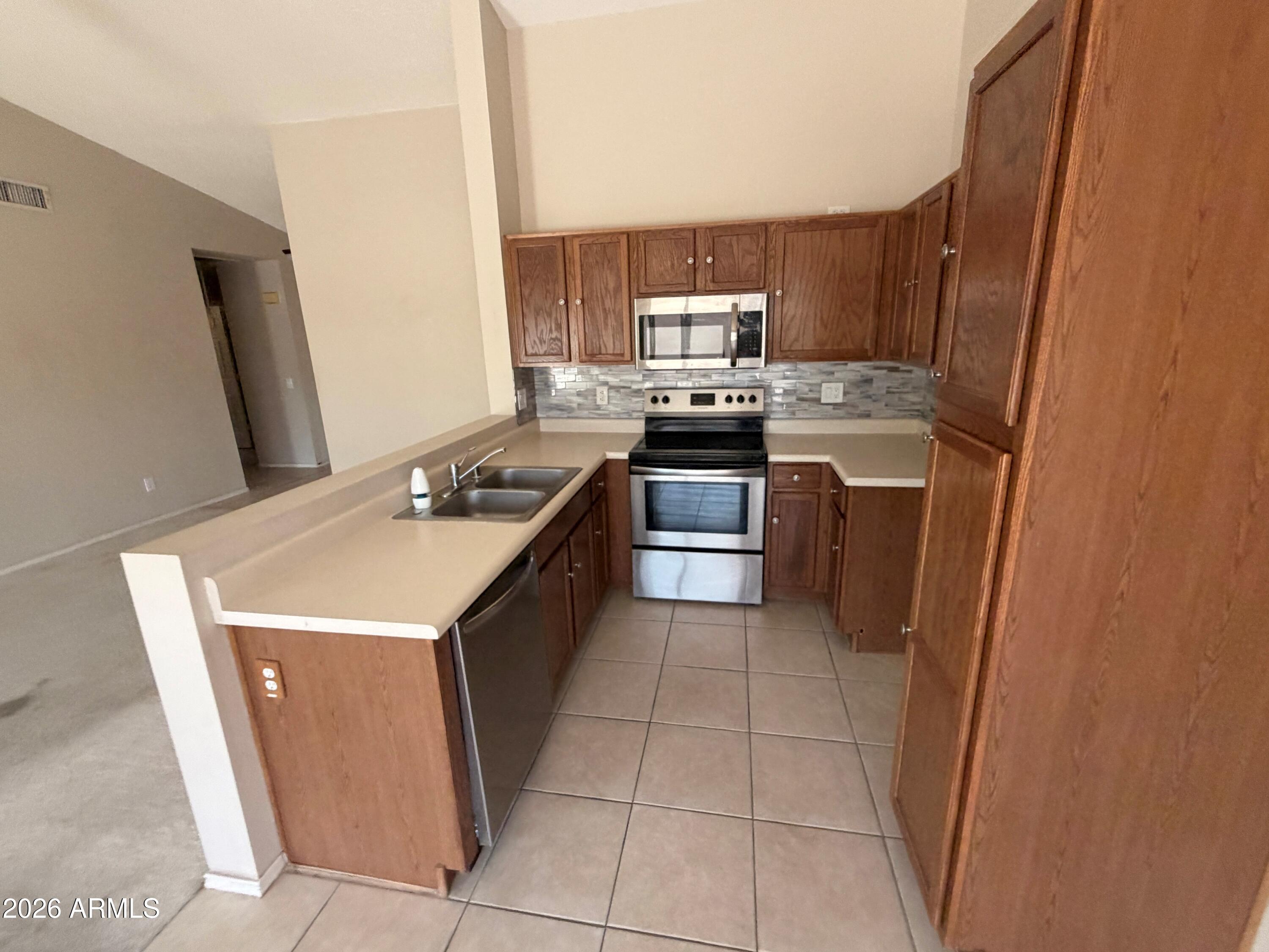 6877 S OAKMONT Drive