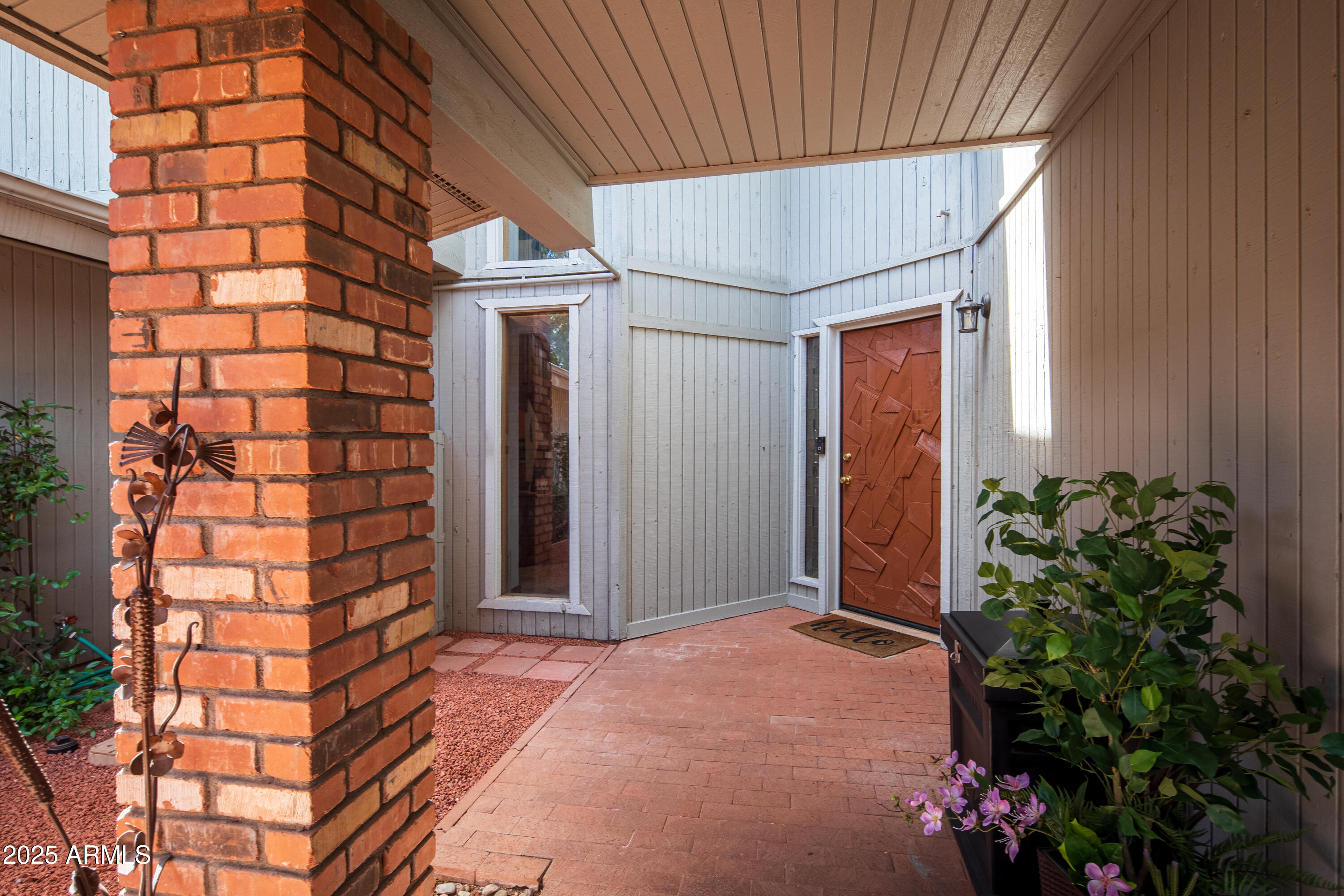 747 MOUNTAIN SHADOWS Drive