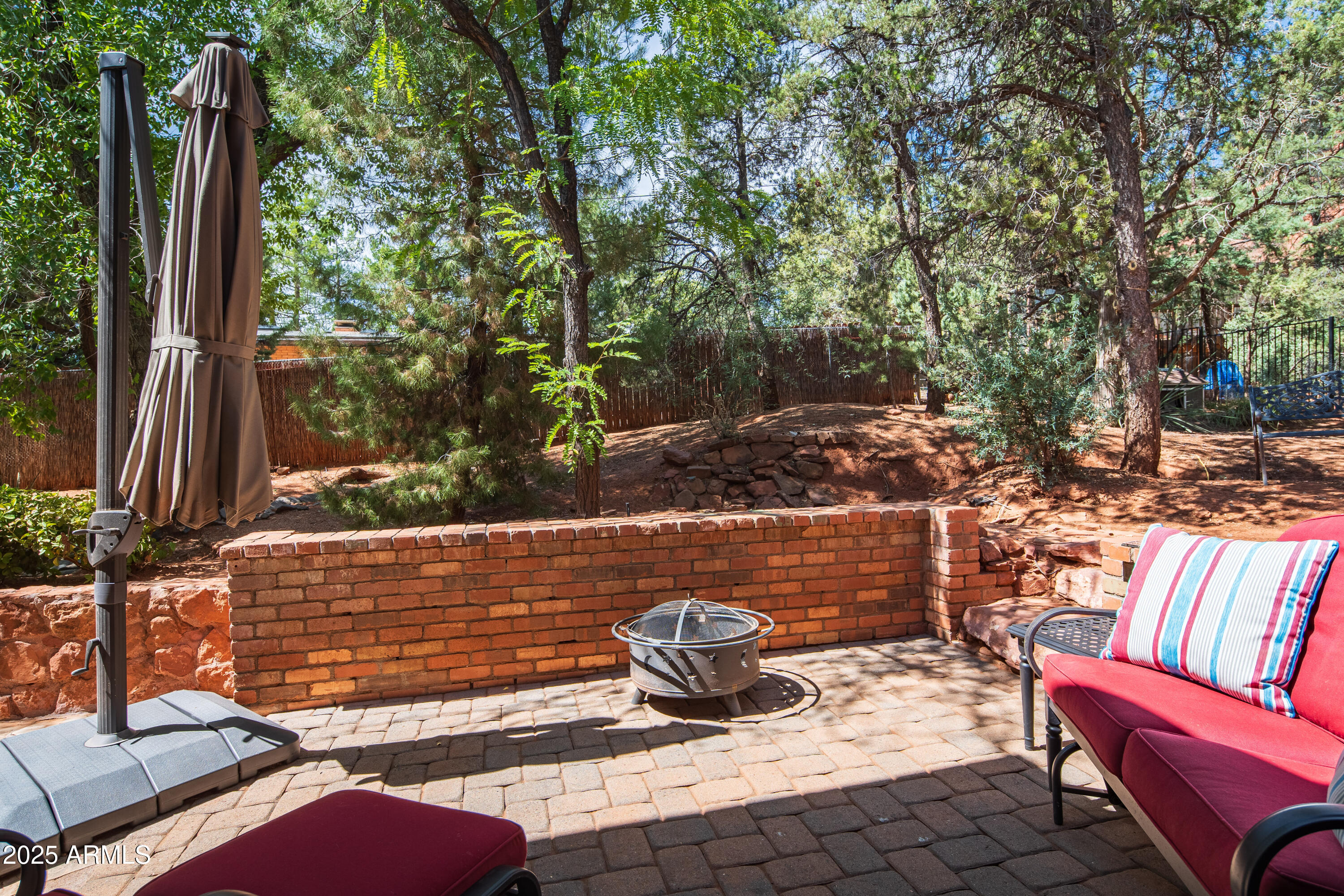 747 MOUNTAIN SHADOWS Drive