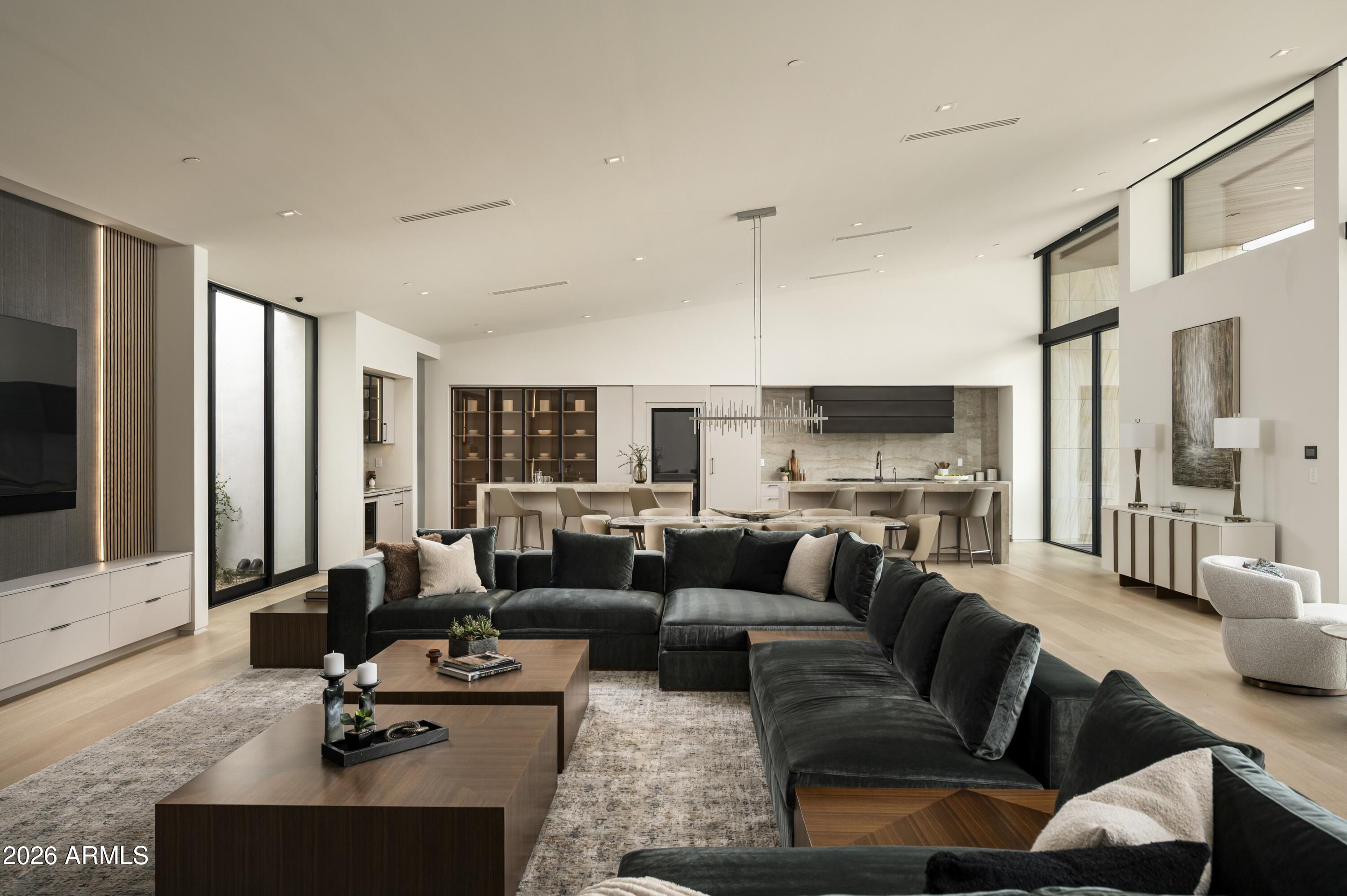 7545 N MOCKINGBIRD Lane