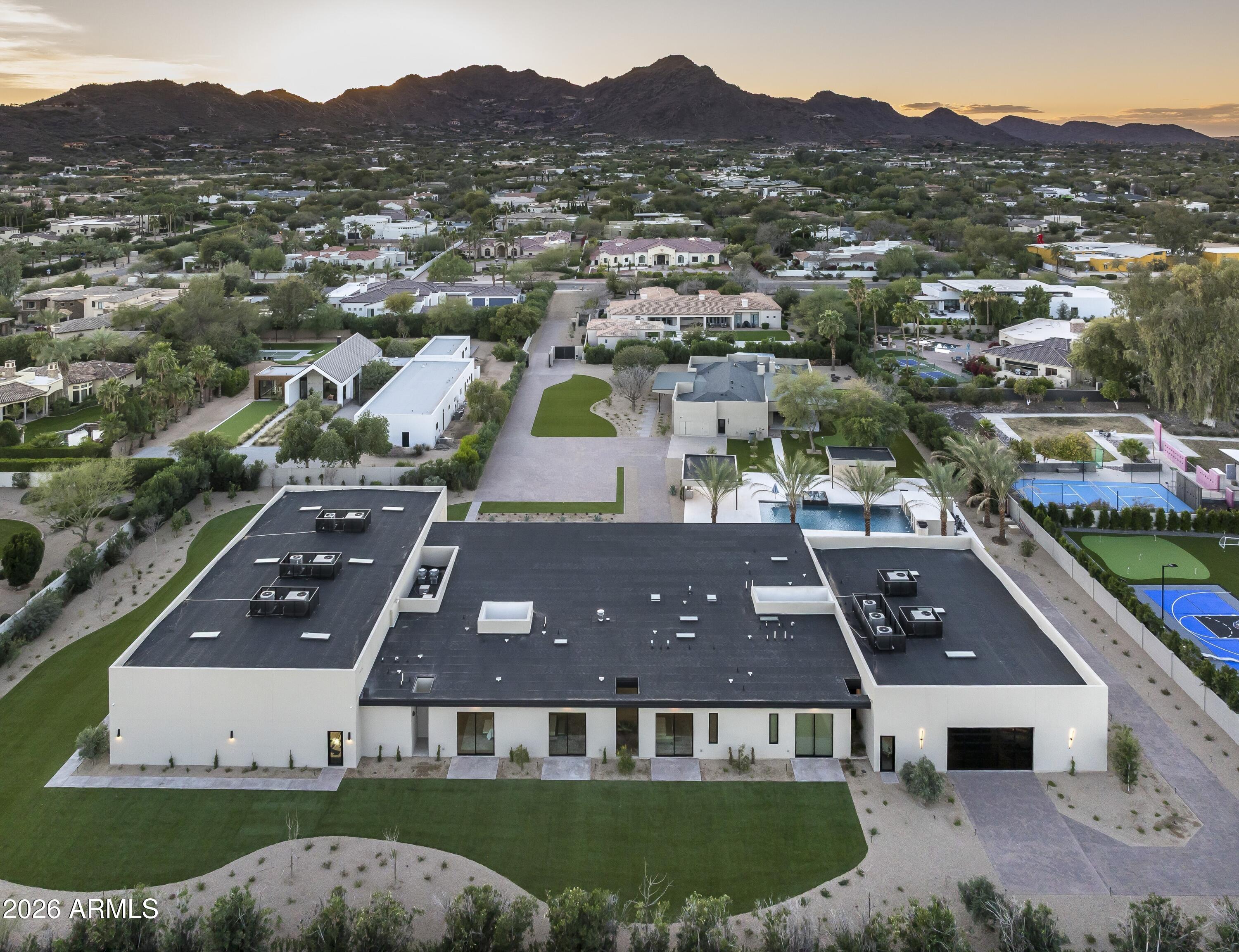 7545 N MOCKINGBIRD Lane