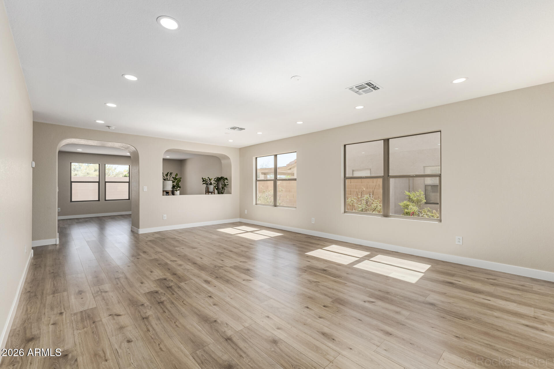 16501 N DURBIN Drive