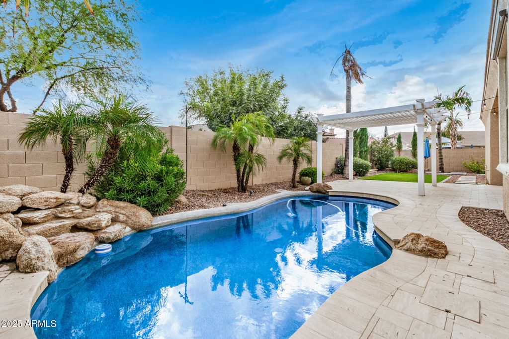 Photo of 789 E San Carlos Way, Chandler, AZ 85249 (MLS # 6934043)