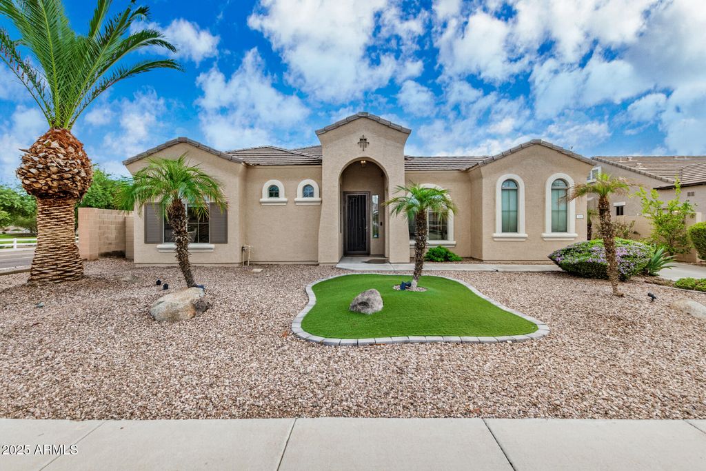 Photo of 789 E San Carlos Way, Chandler, AZ 85249 (MLS # 6934043)