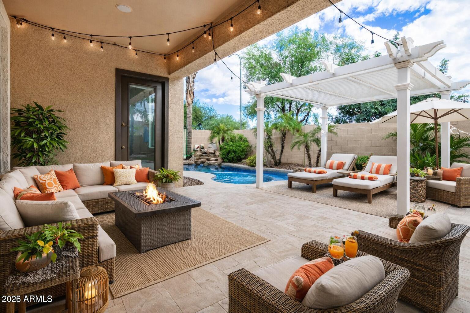 789 E SAN CARLOS Way