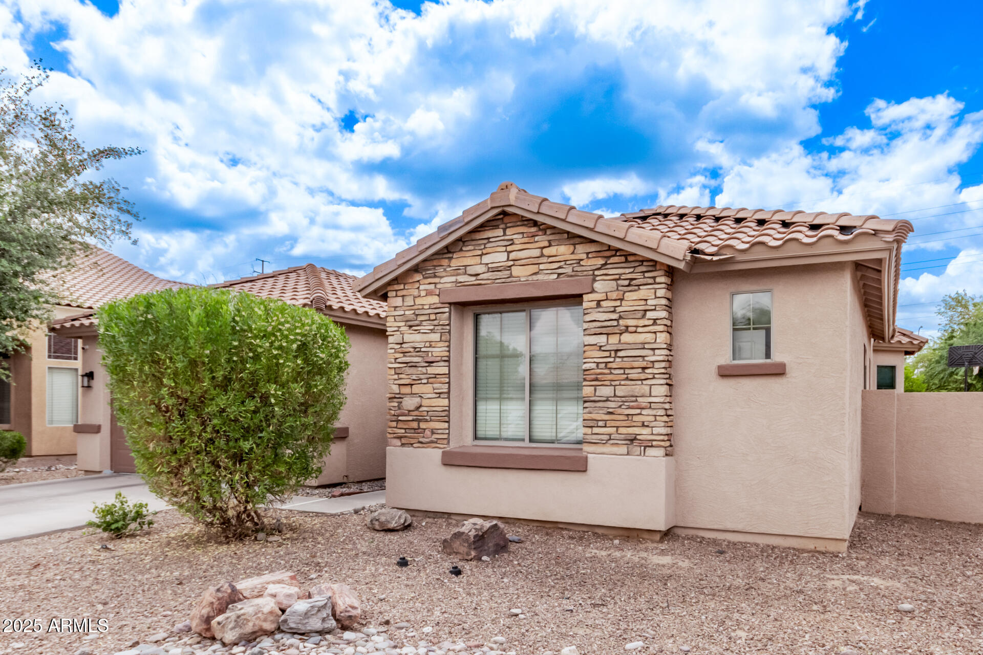 2085 E EBONY Drive
