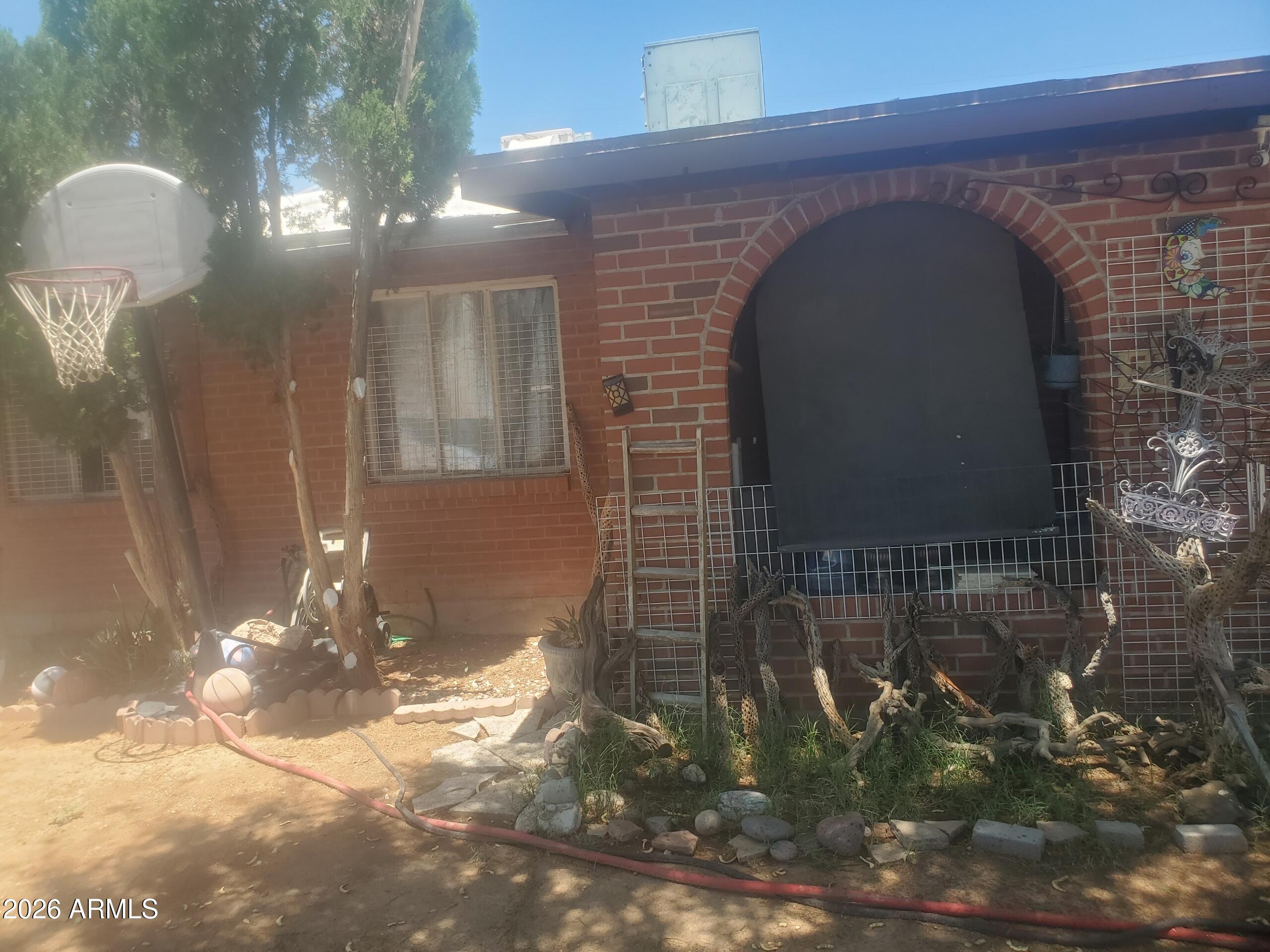 5819 E CALLE SILVOSA --
