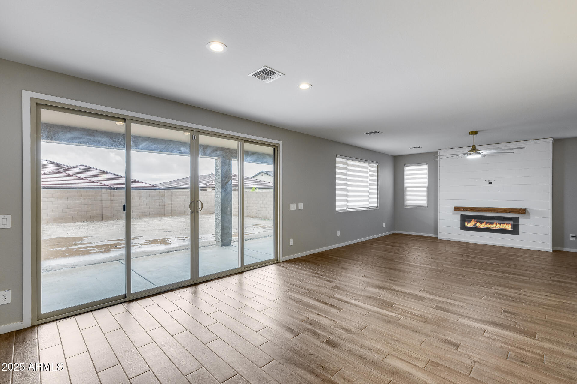 17635 W RED FOX Road W