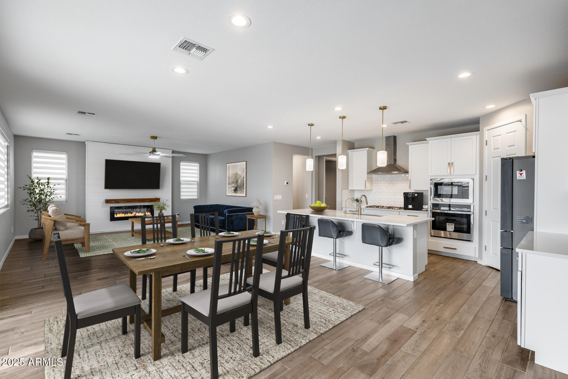 17635 W RED FOX Road W