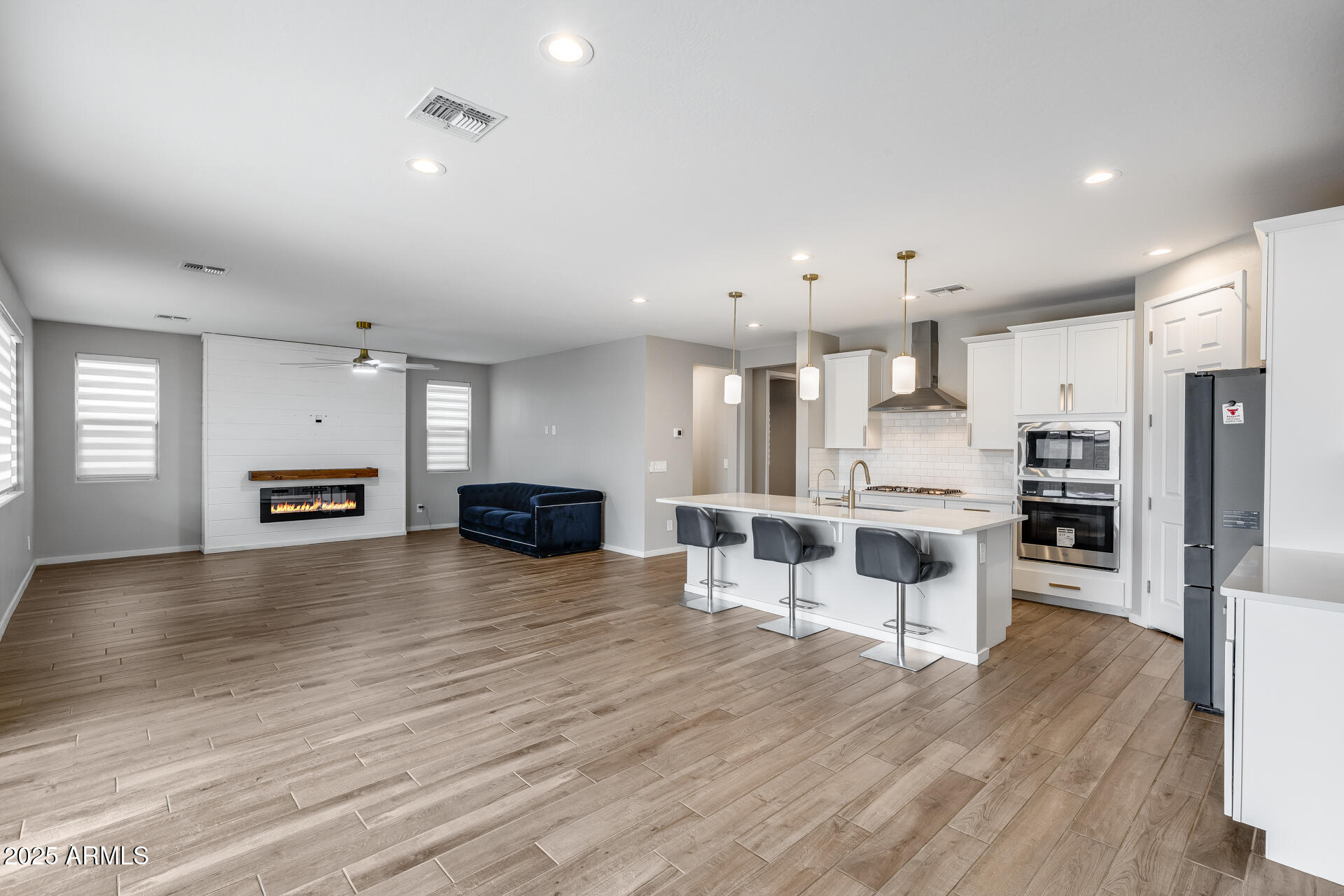 17635 W RED FOX Road W