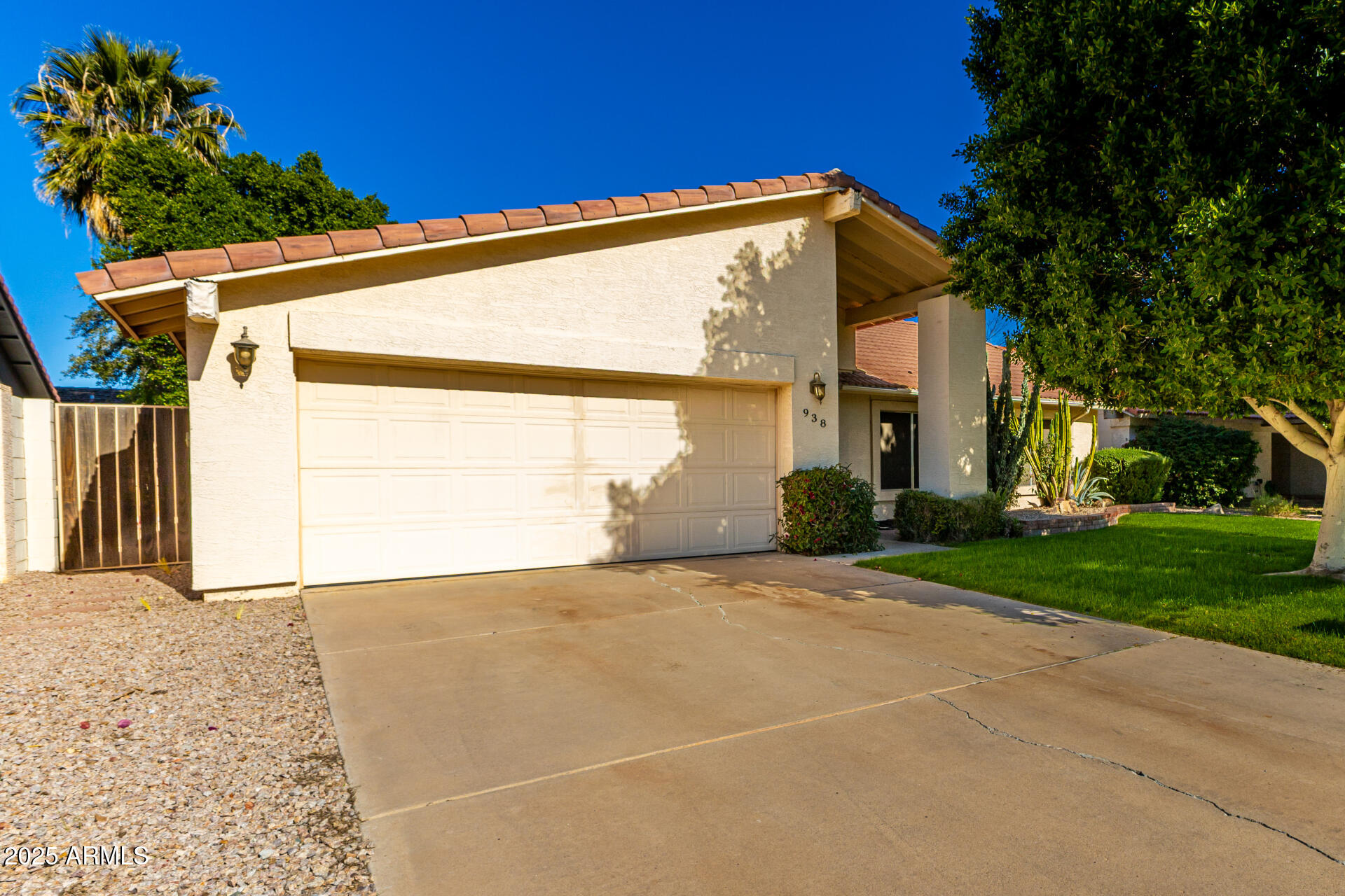 Home Search 938 E DRIFTWOOD Drive